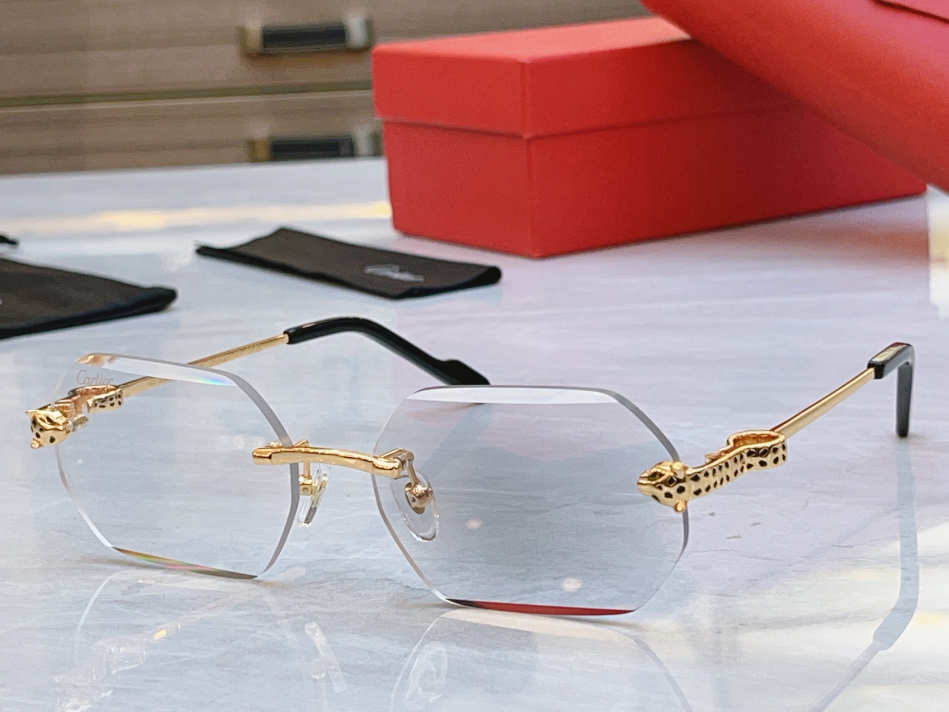 变色，【CARTIE*】卡地*亚新款太阳镜，Mod:CT0756S，Size:58口17-143