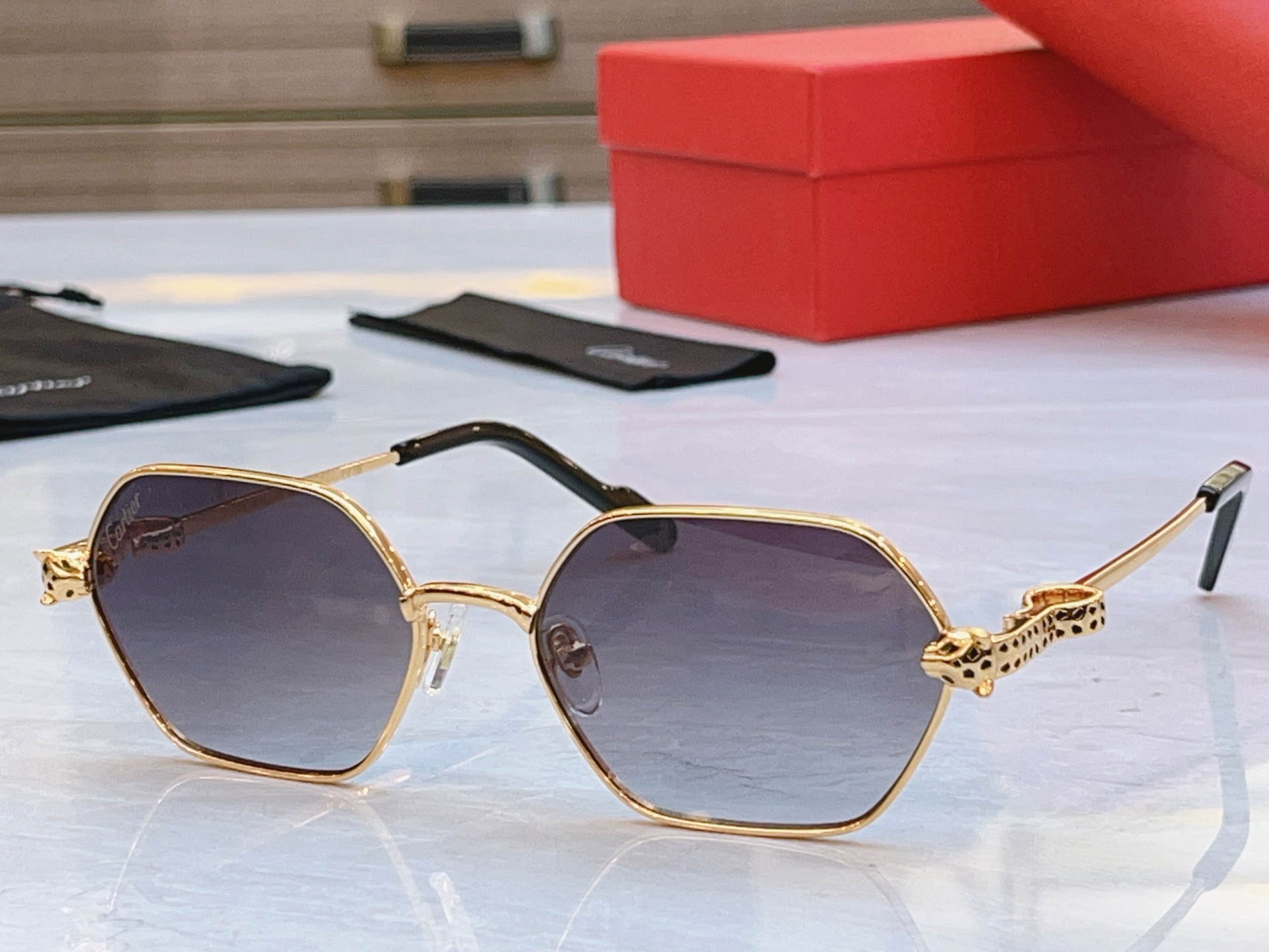 变色，【CARTIE*】卡地*亚新款太阳镜，Mod:CT0754S，Size:55口17-143