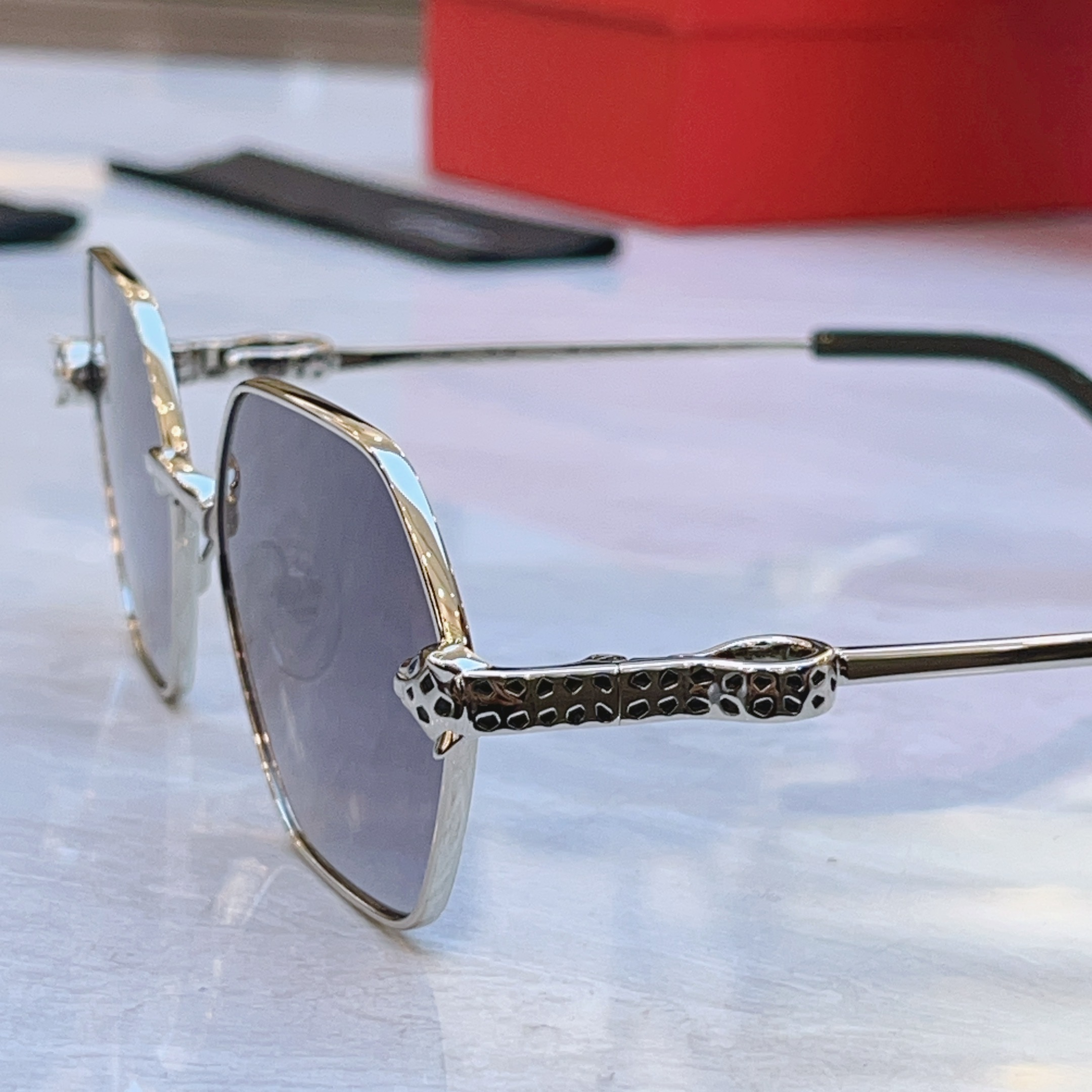 变色，【CARTIE*】卡地*亚新款太阳镜，Mod:CT0754S，Size:55口17-143