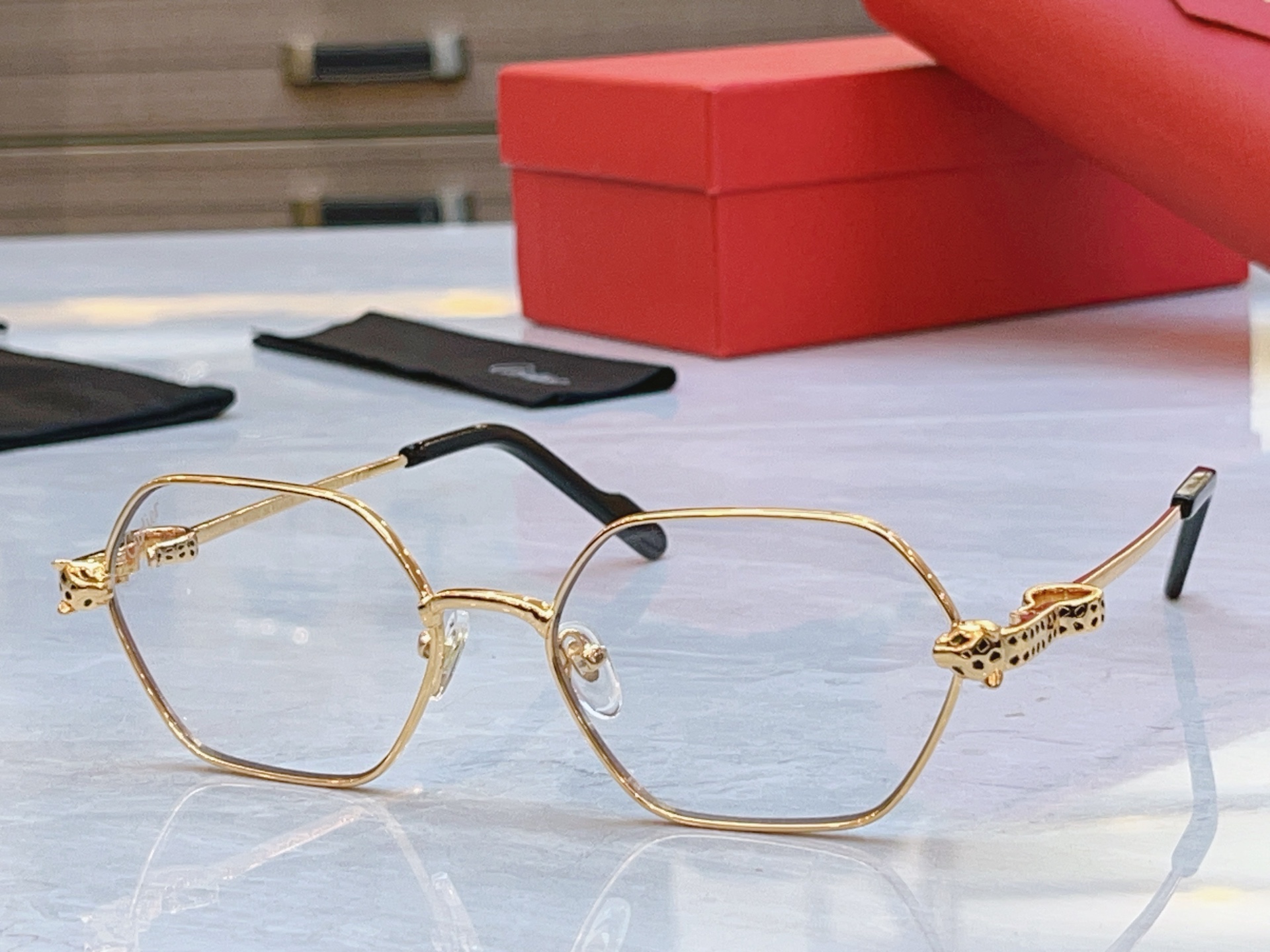 变色，【CARTIE*】卡地*亚新款太阳镜，Mod:CT0754S，Size:55口17-143