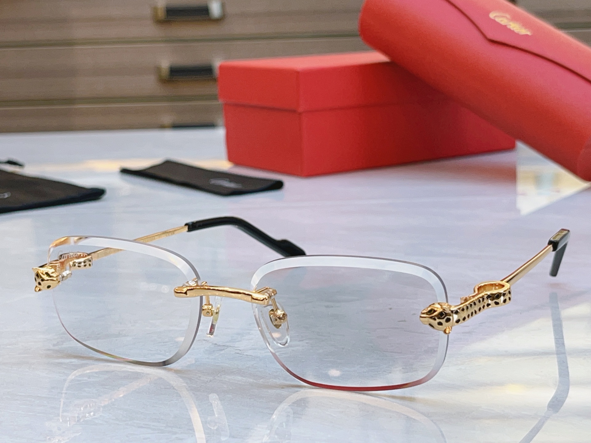 变色，【CARTIE*】卡地*亚新款太阳镜，Mod:CT0755S，Size:57口17-143