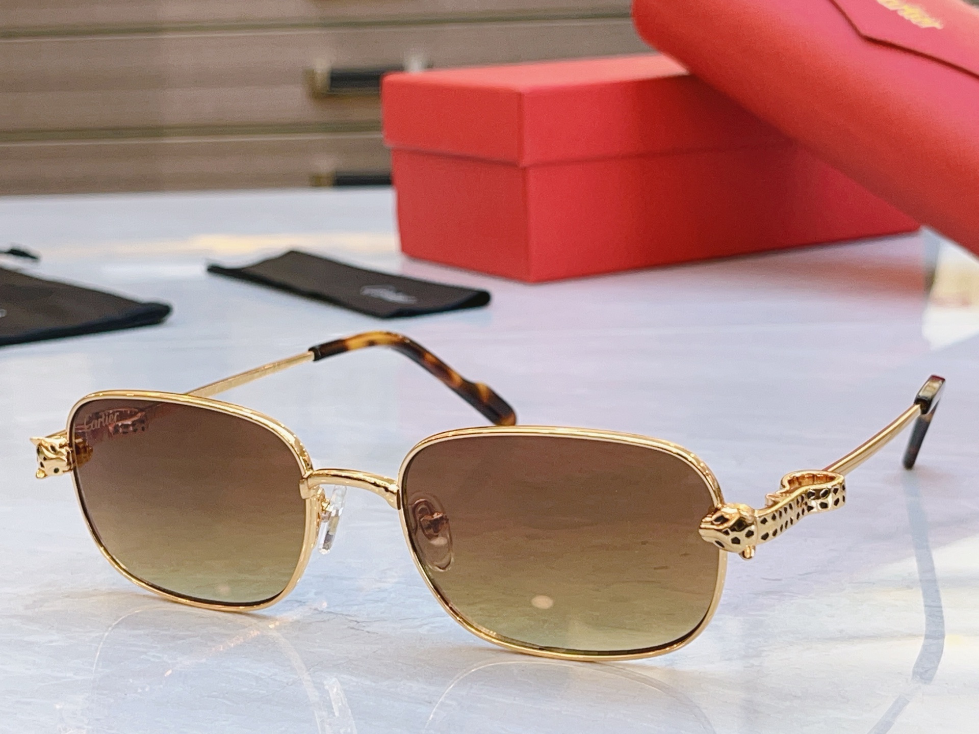 变色，【CARTIE*】卡地*亚新款太阳镜，Mod:CT0753S，Size:55口18-143