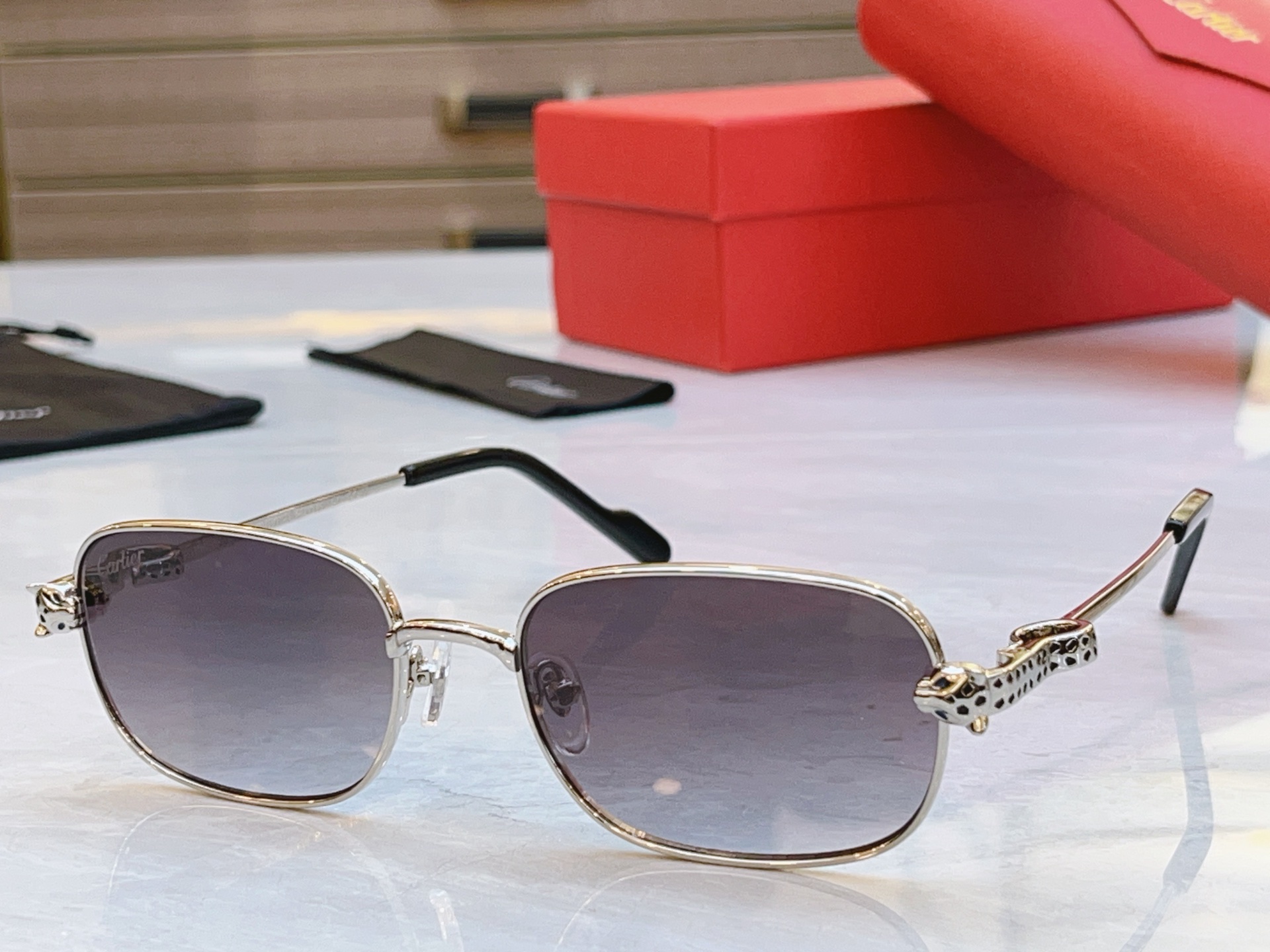 变色，【CARTIE*】卡地*亚新款太阳镜，Mod:CT0753S，Size:55口18-143