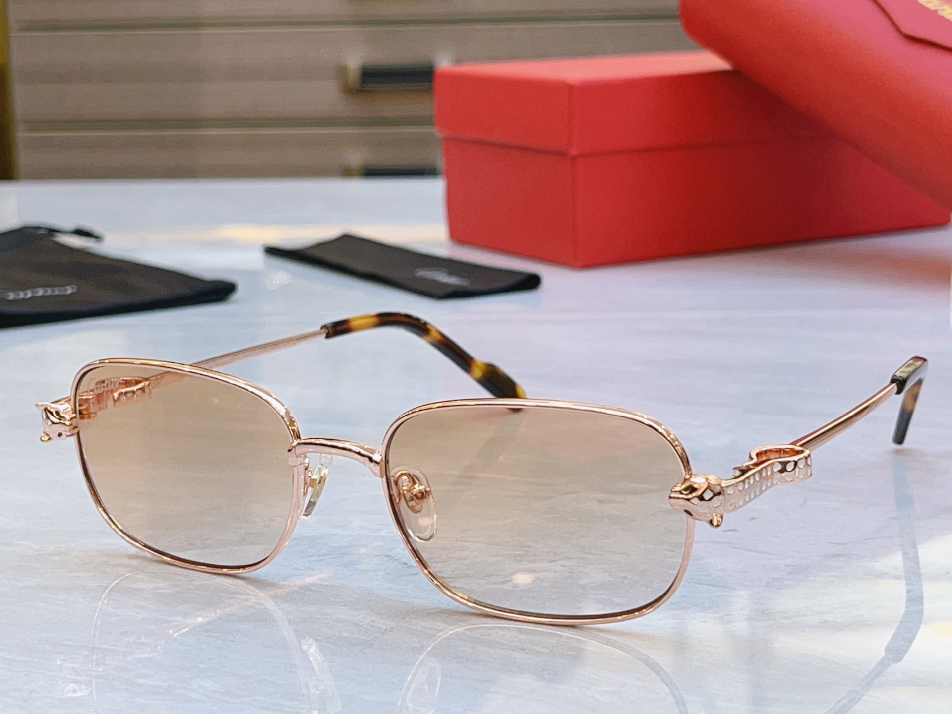 变色，【CARTIE*】卡地*亚新款太阳镜，Mod:CT0753S，Size:55口18-143