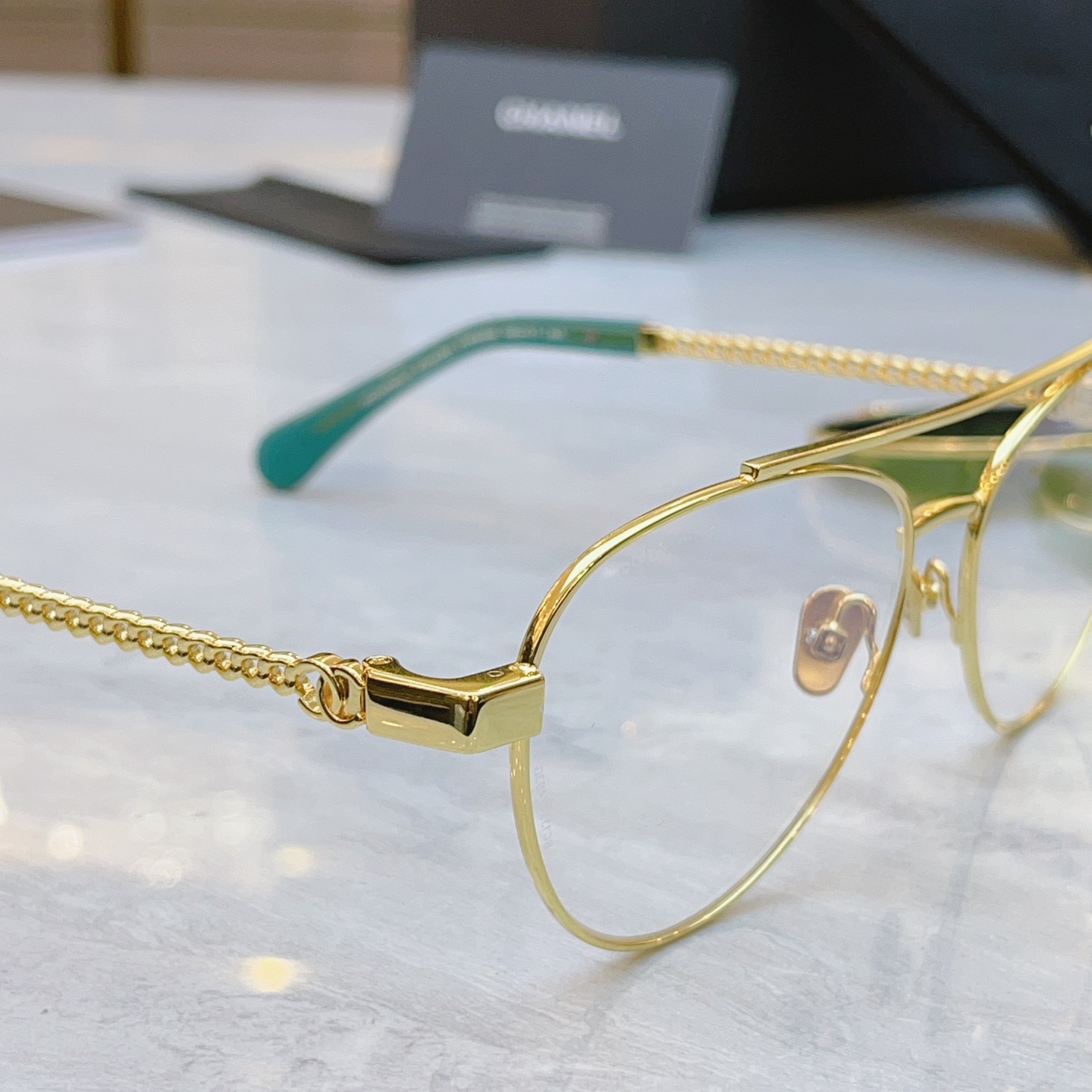 ，【CHANE*】香奈*儿新款太阳镜 夹片款，MODEL：CH4292，SIZE：56口17-145