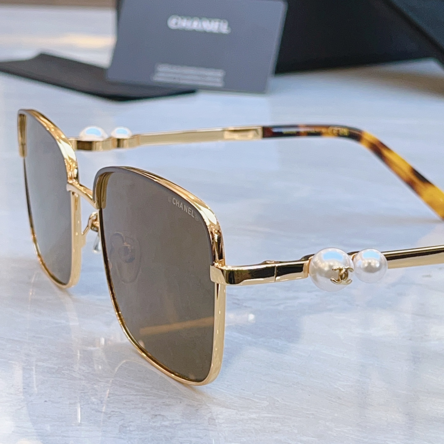 ，【CHANE*】香奈*儿新款太阳镜，MODEL：A1685L，SIZE：57口19-145