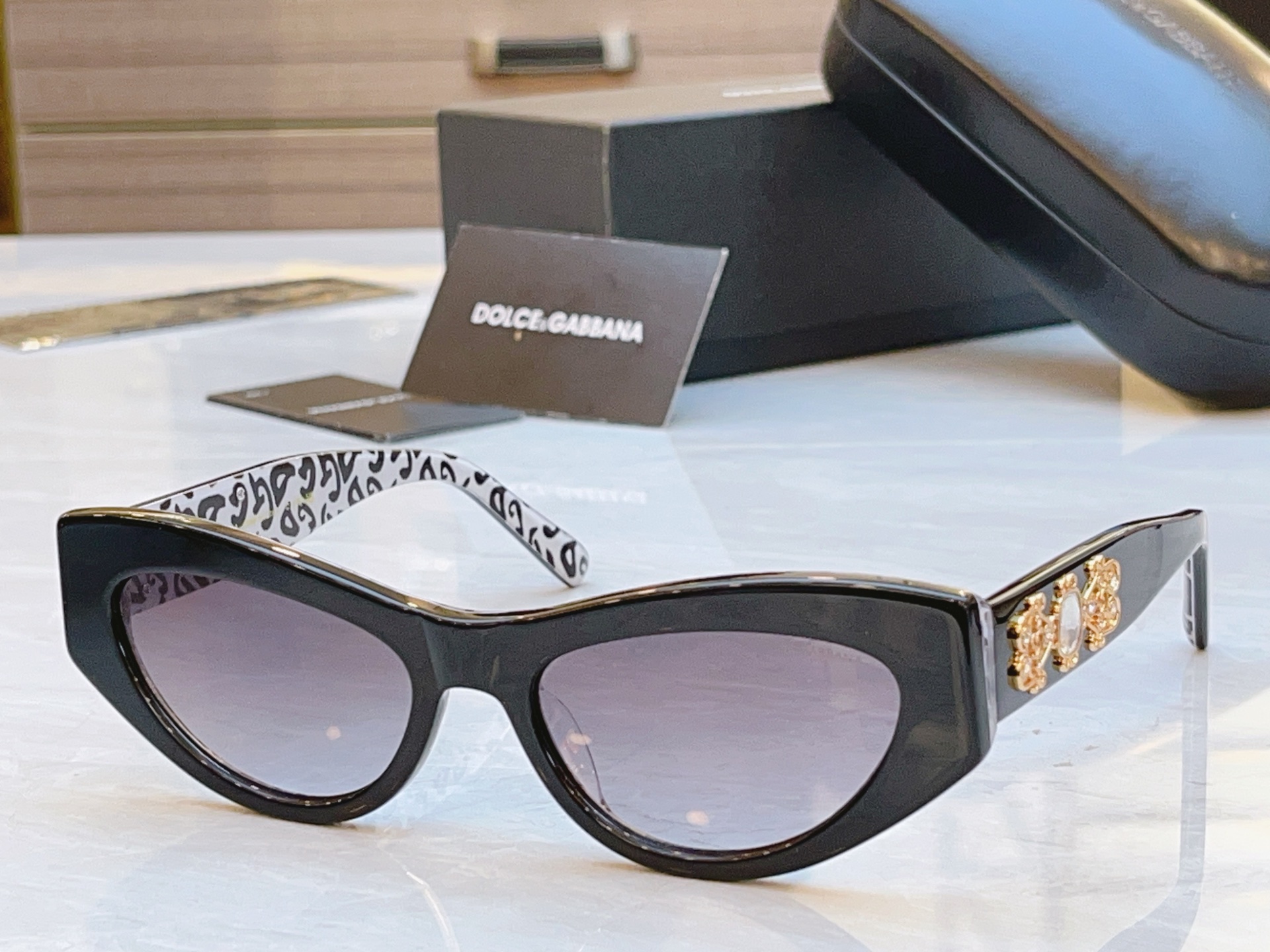 ，【DOLCE & GABBAN*】D*G新款太阳镜，MODEL：DG1663LB，SIZE：54口18