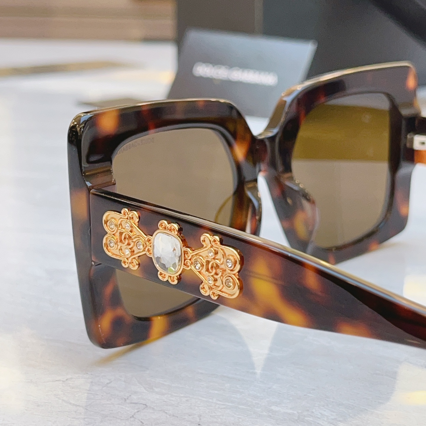 ，【DOLCE & GABBAN*】D*G新款太阳镜，MODEL：DG4525B，SIZE：54口22-