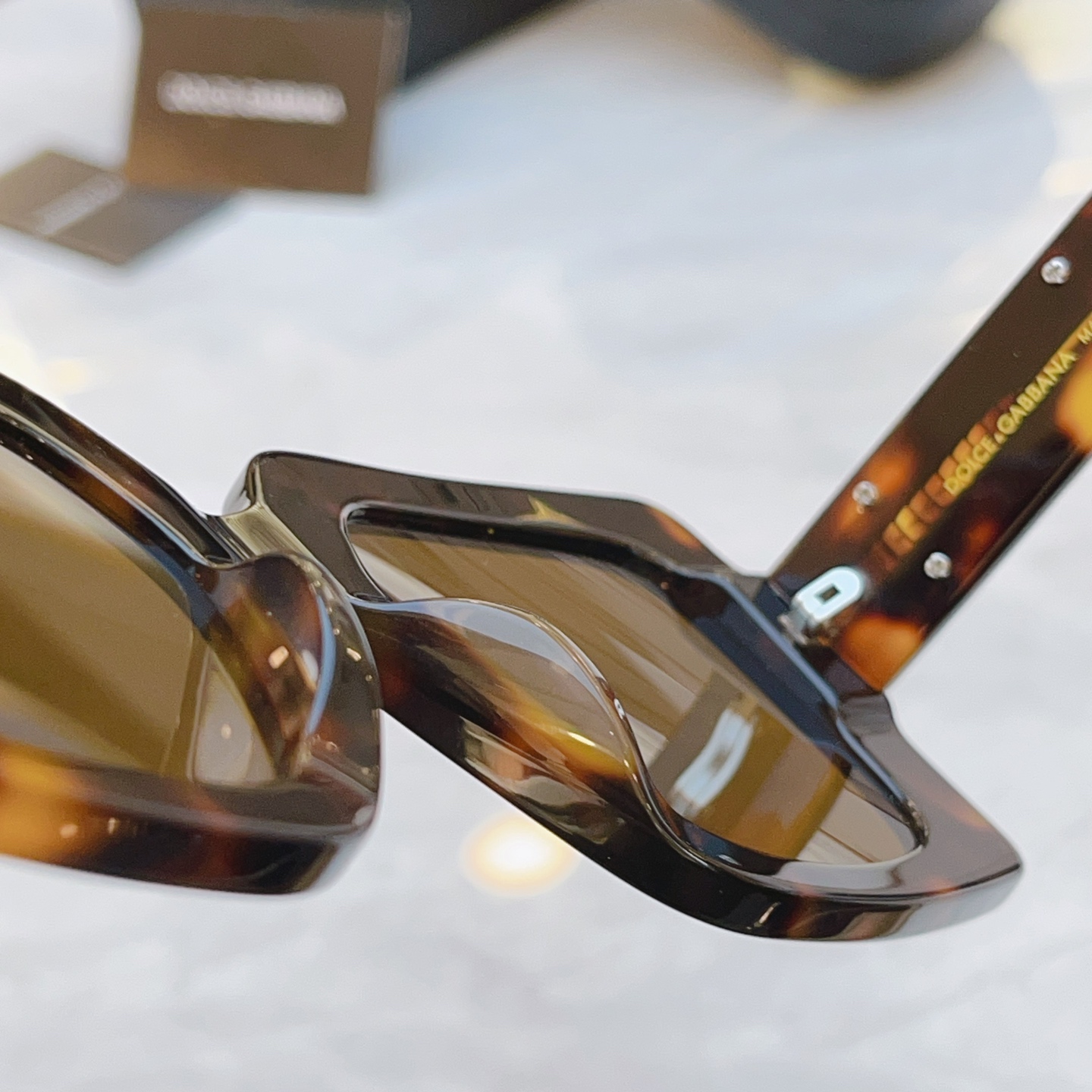 ，【DOLCE & GABBAN*】D*G新款太阳镜，MODEL：DG4525B，SIZE：54口22-