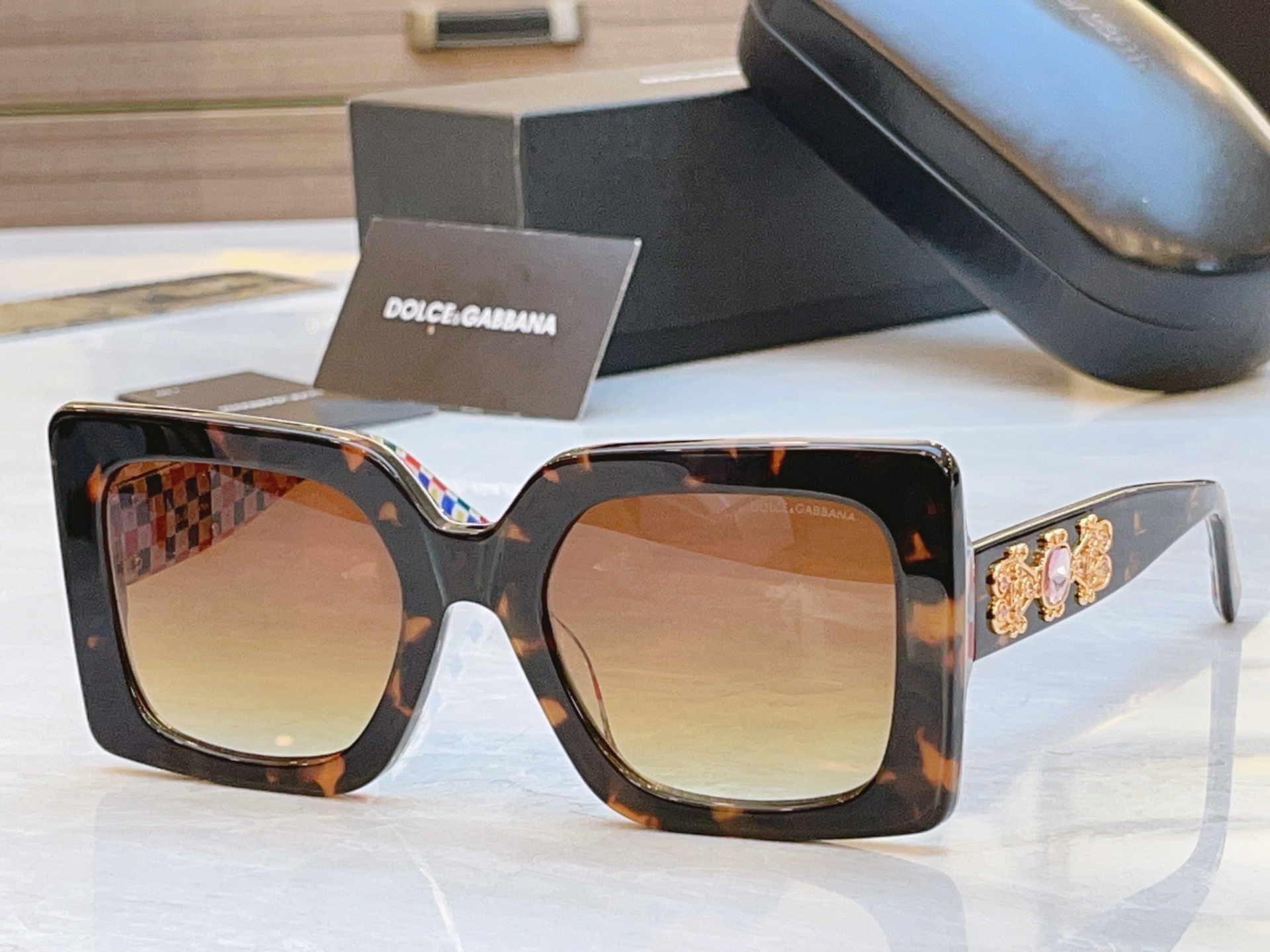 ，【DOLCE & GABBAN*】D*G新款太阳镜，MODEL：DG4525B，SIZE：54口22-