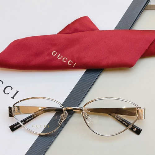 Gucci 1853O Gold Metal Frame Eyeglasses, Size 54-19-140 - New Collection 1 Gucci 1853O Gold Metal Frame Eyeglasses, Size 54-19-140 - New Collection