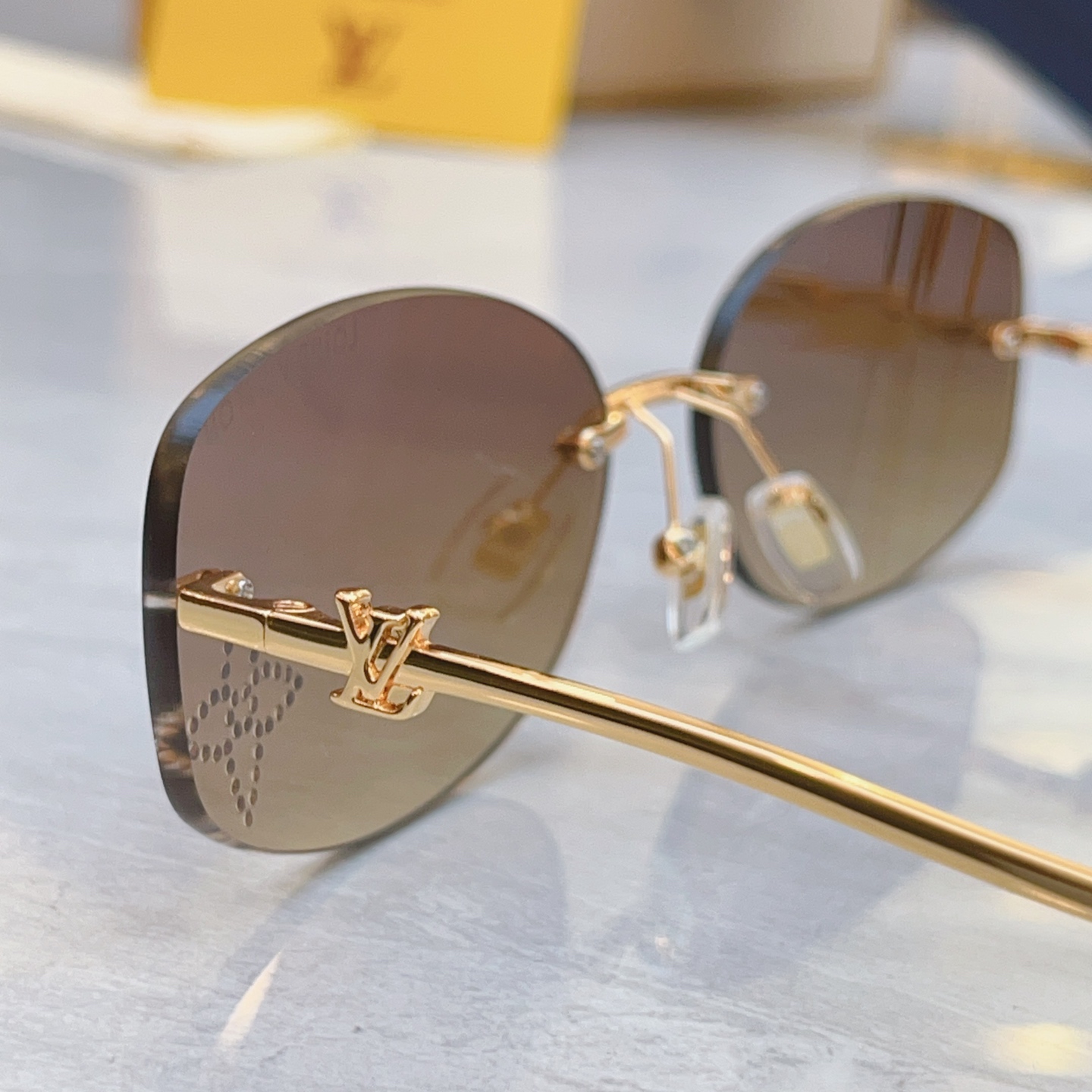 ，【LOUIS VUITTO*】路易*威登新款太阳镜，MODEL：Z2803U，SIZE：63口17-1