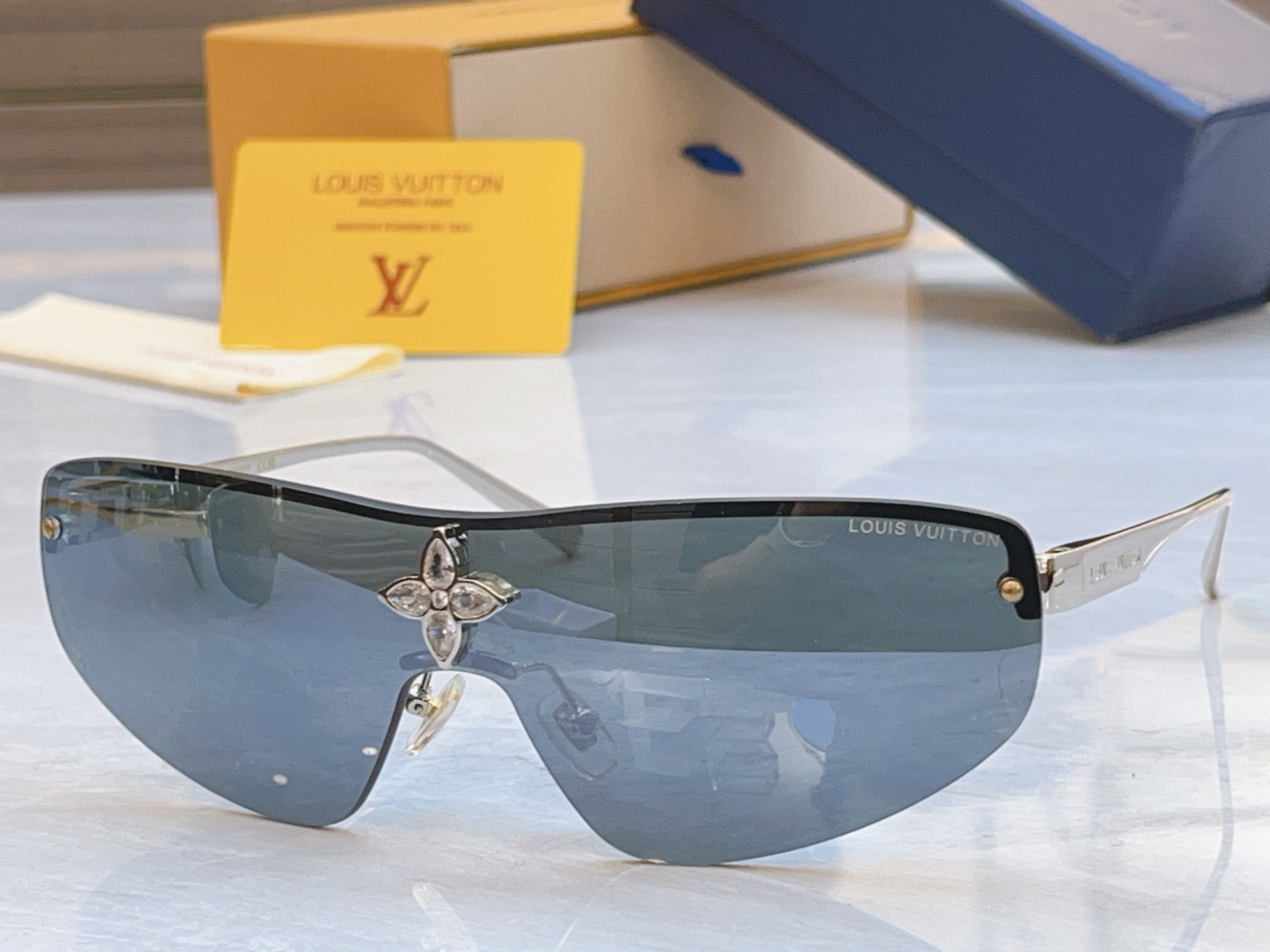 NO:554172,, [LOUIS VUITTO*] Louis Vuitton new sunglasses, MODELZ2064U, SIZE137 mouth 0-135 glasses sunglasses, glasses, louis vuitton, louis vuitton19860909,【LOUIS VUITTO*】路易*威登新款太阳镜,MODELZ2064U,SIZE137口0-135眼镜墨镜太阳镜,眼镜,louis vuitton,louis vuitton,glasses