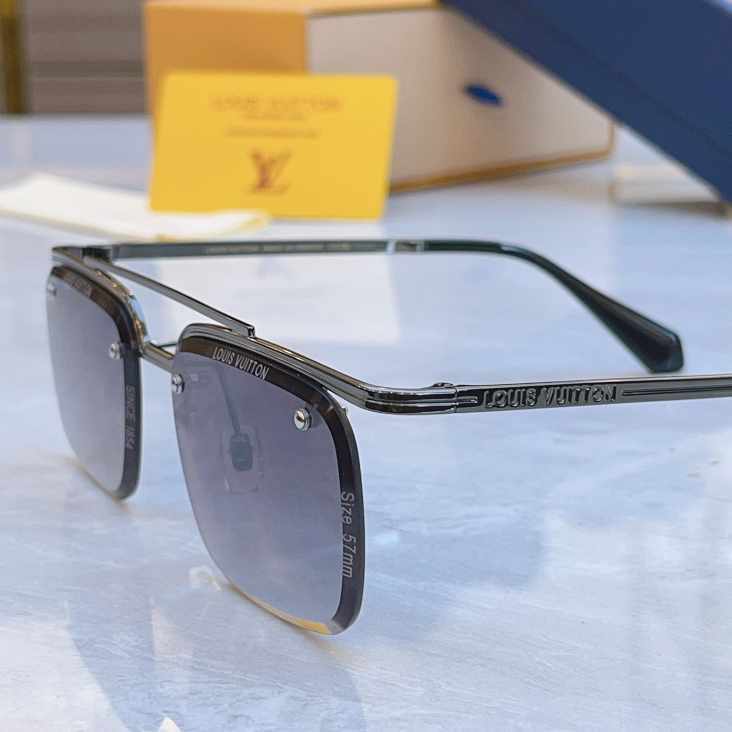 ，【LOUIS VUITTO*】路易*威登新款太阳镜，MODEL：Z2060U，SIZE：57口18-1