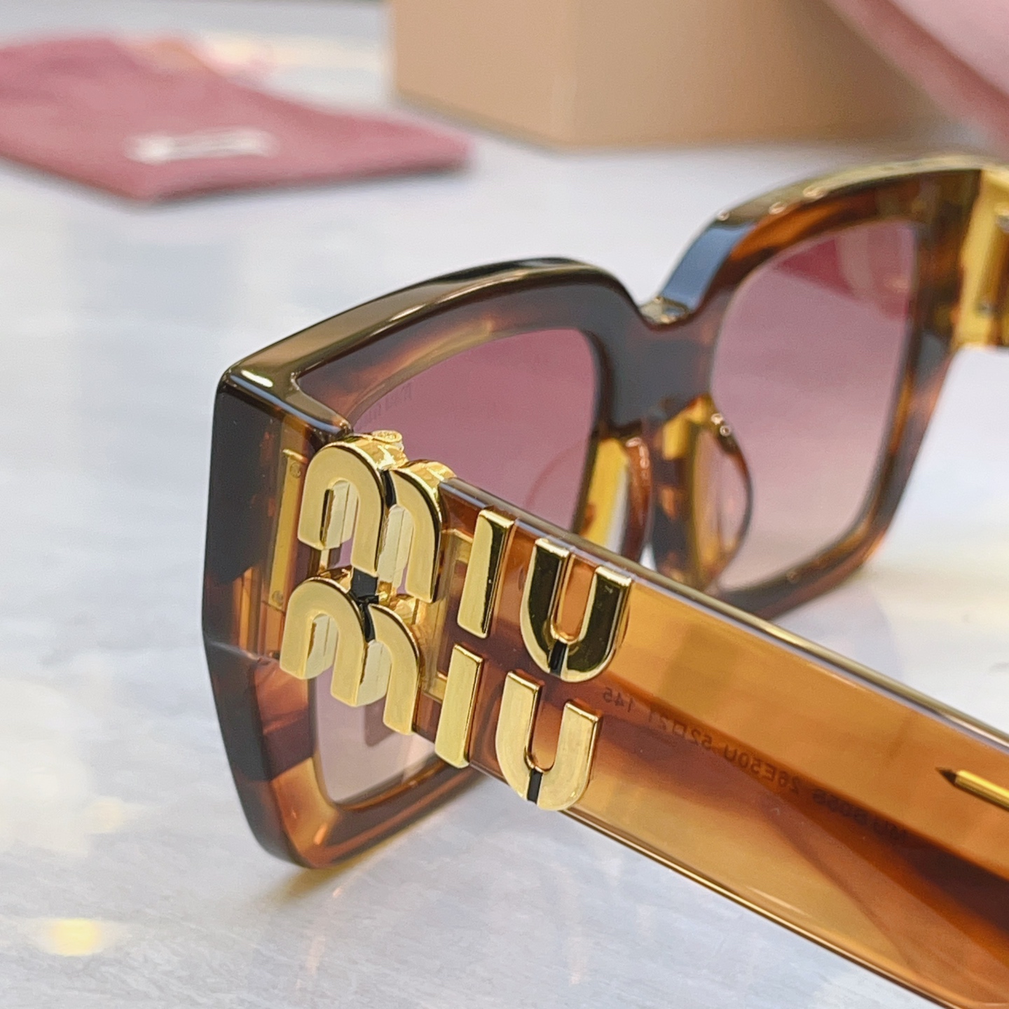 ，【MIUMI*】缪*缪新款眼镜架，Mod: MU B05S，SIZE:52口21-145