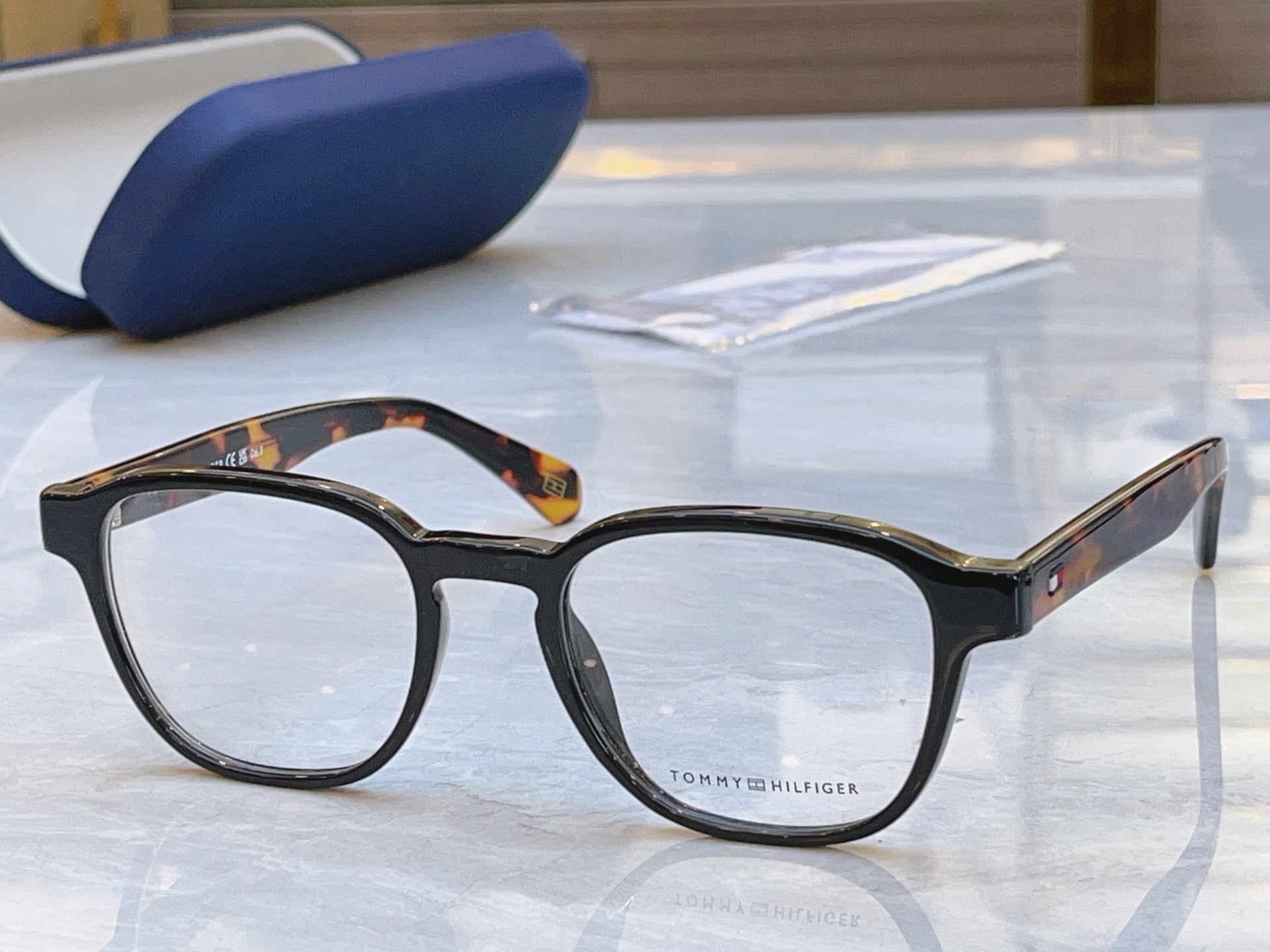 ，【TOMMY HILFIGE*】新款眼镜架MODEL：TH2159，SIZE：52口21-145