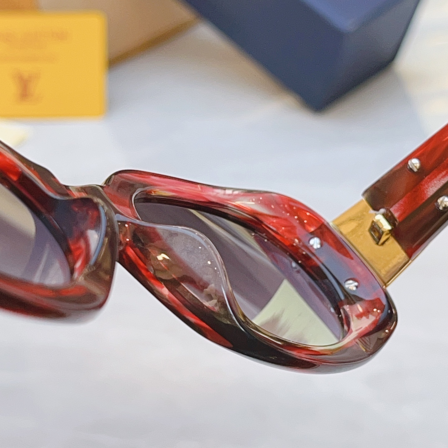 ，【LOUIS VUITTO*】路易*威登新款太阳镜，MODEL：Z2600U，SIZE：55口23-1