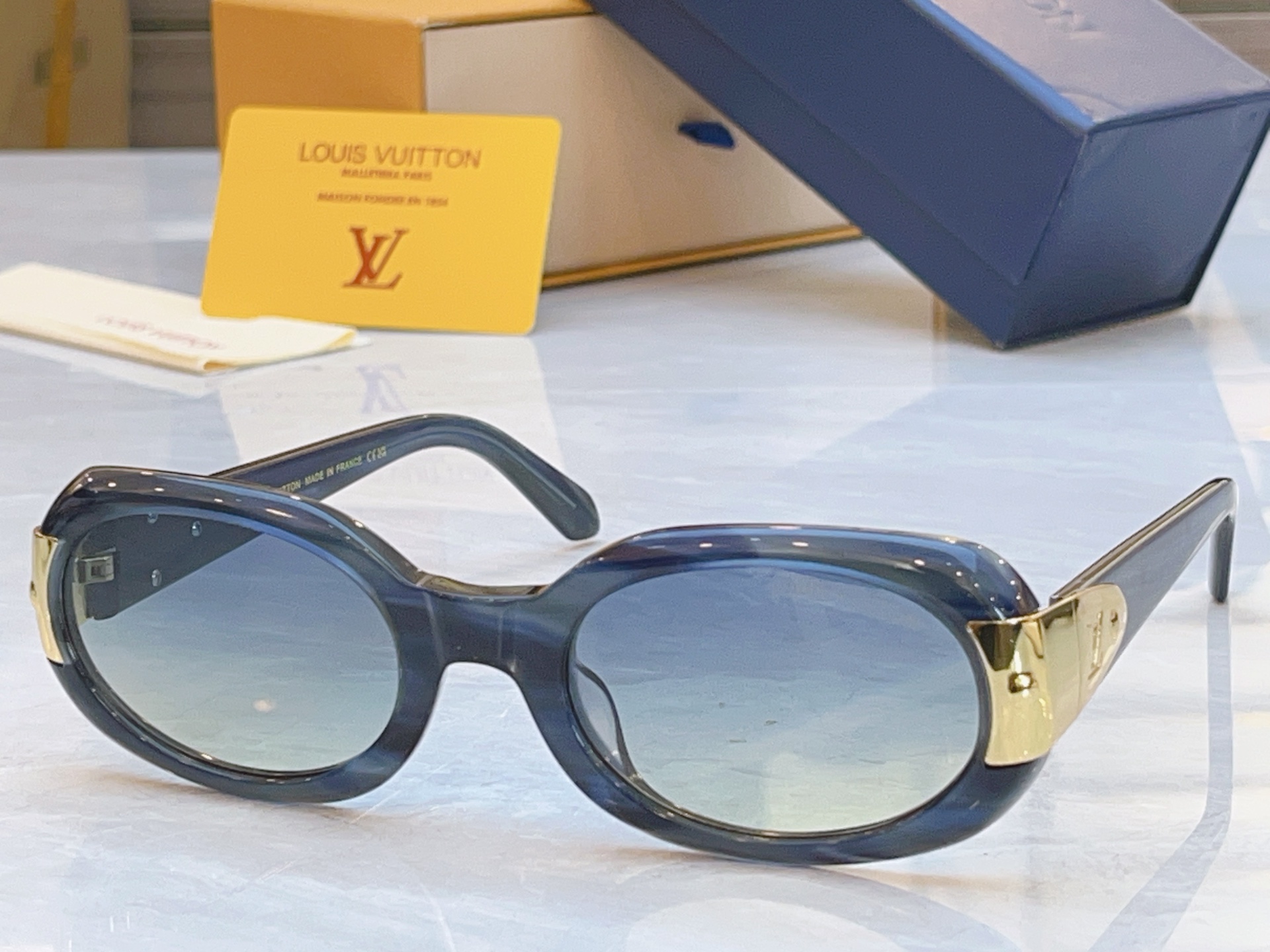 ，【LOUIS VUITTO*】路易*威登新款太阳镜，MODEL：Z2600U，SIZE：55口23-1