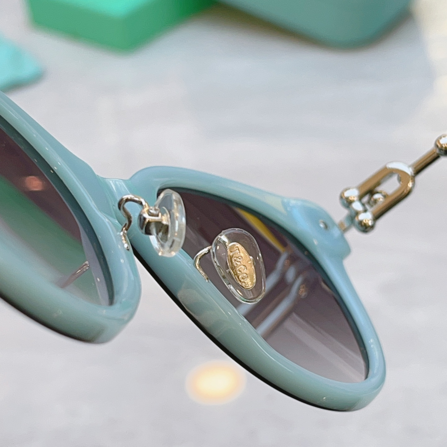 ，【Tiffany & Co.】蒂芙*尼新款太阳镜，Mod：TF4223，Size：54口21-140