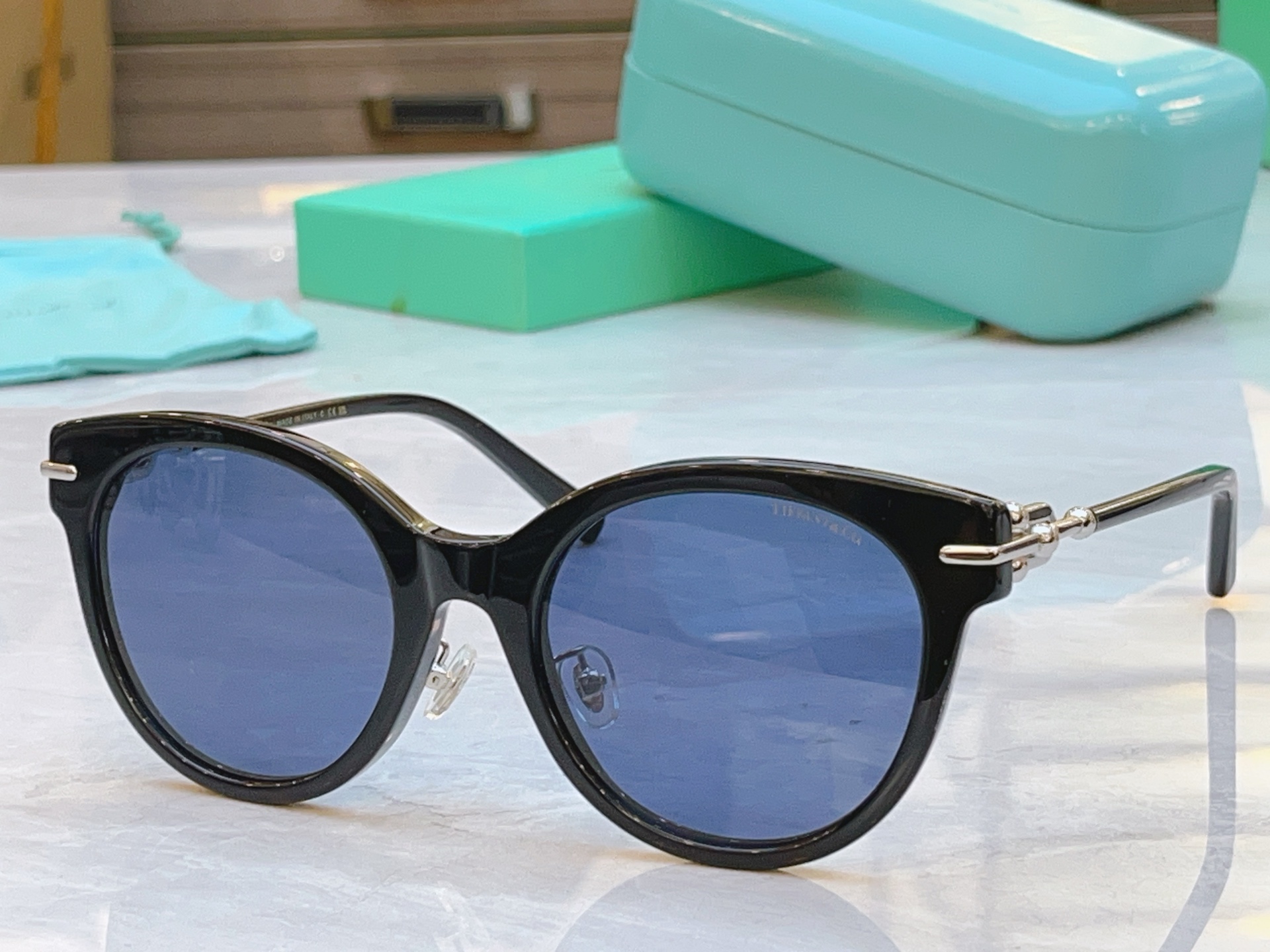 ，【Tiffany & Co.】蒂芙*尼新款太阳镜，Mod：TF4223，Size：54口21-140