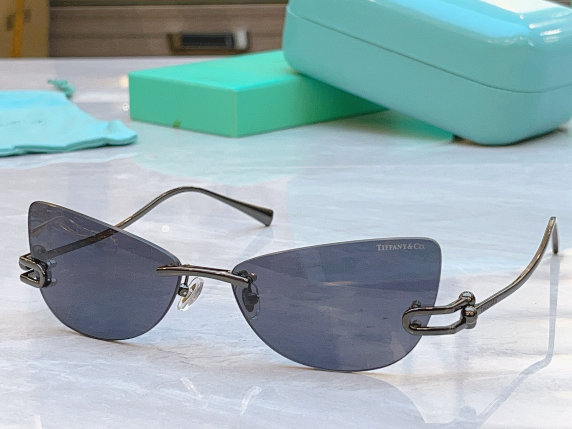 ，【Tiffany & Co.】蒂芙*尼新款太阳镜，Mod：TF3112K，Size：61口16-135