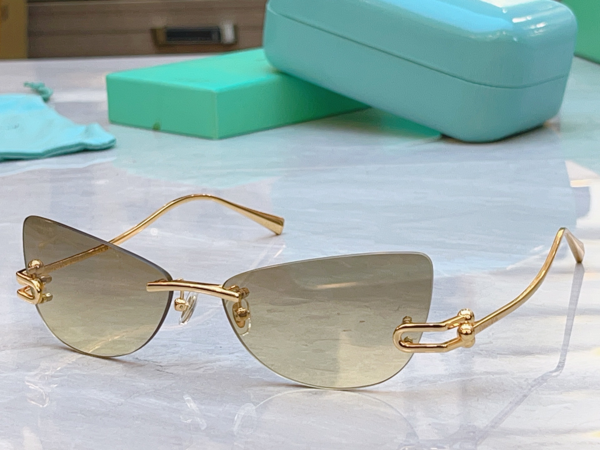 ，【Tiffany & Co.】蒂芙*尼新款太阳镜，Mod：TF3112K，Size：61口16-135