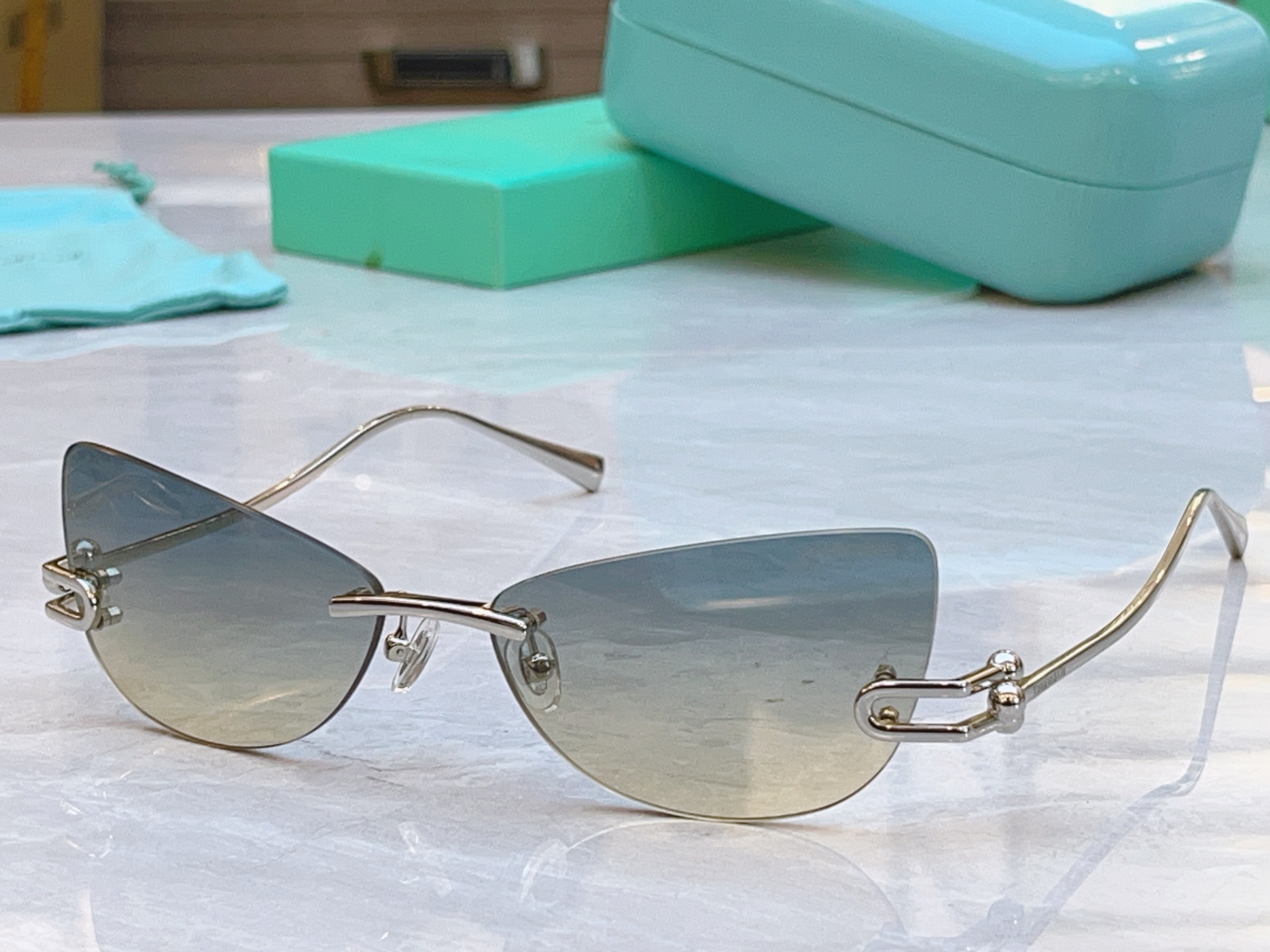 ，【Tiffany & Co.】蒂芙*尼新款太阳镜，Mod：TF3112K，Size：61口16-135