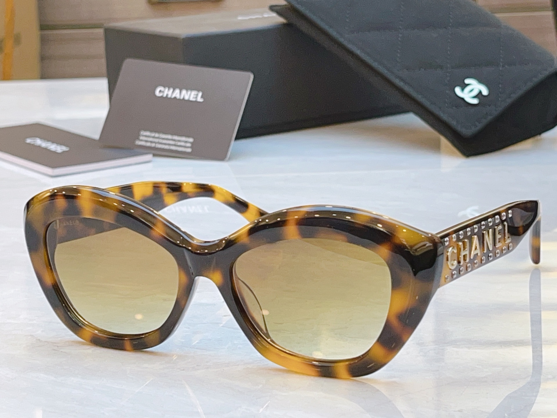 ，【CHANE*】香奈*儿新款太阳镜，MODEL：9161B，SIZE：53口19-145