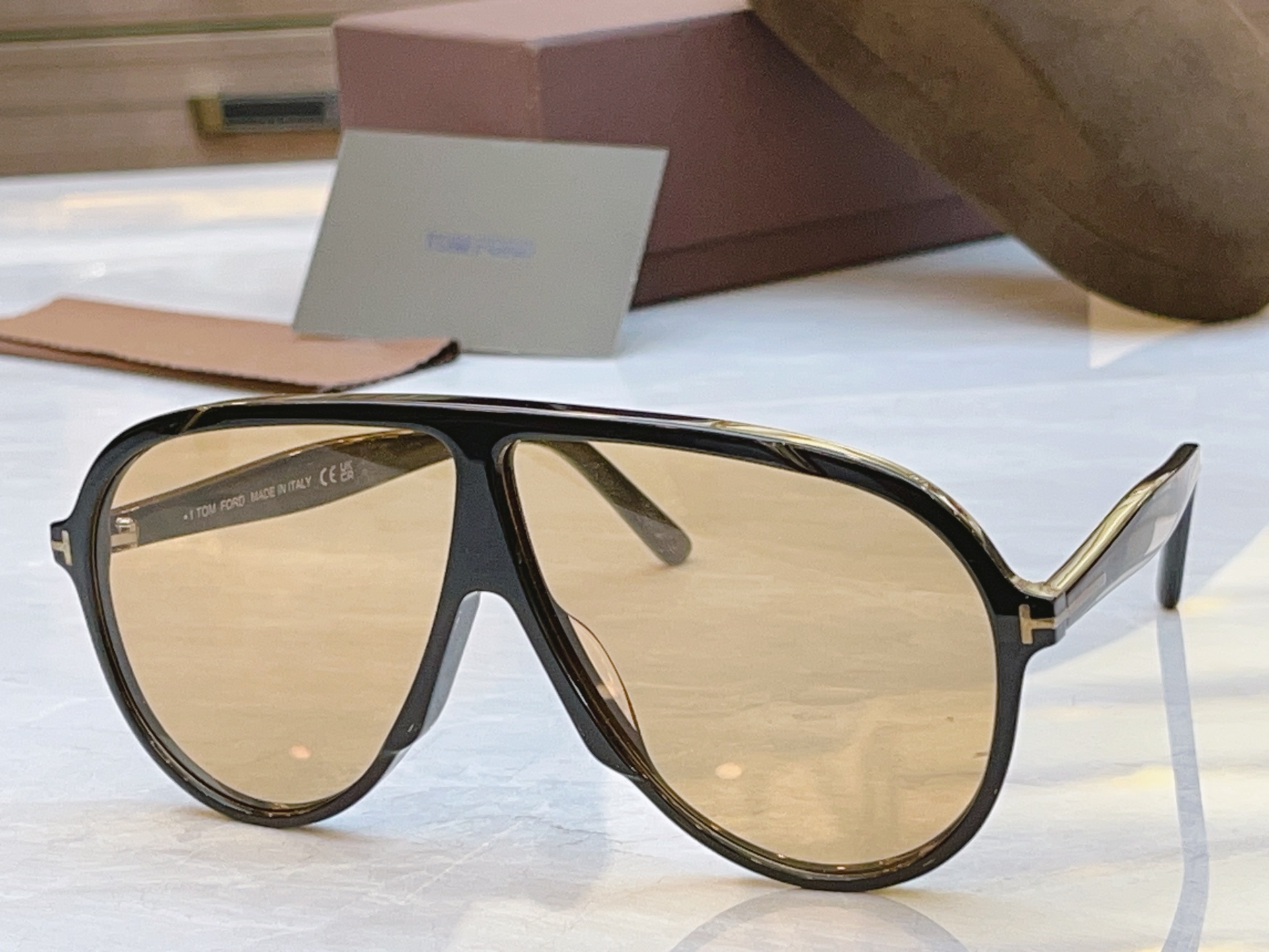 ，【TOM FOR*】汤姆*福特新款太阳镜，MODEL：FT1211，SIZE：65口5-140