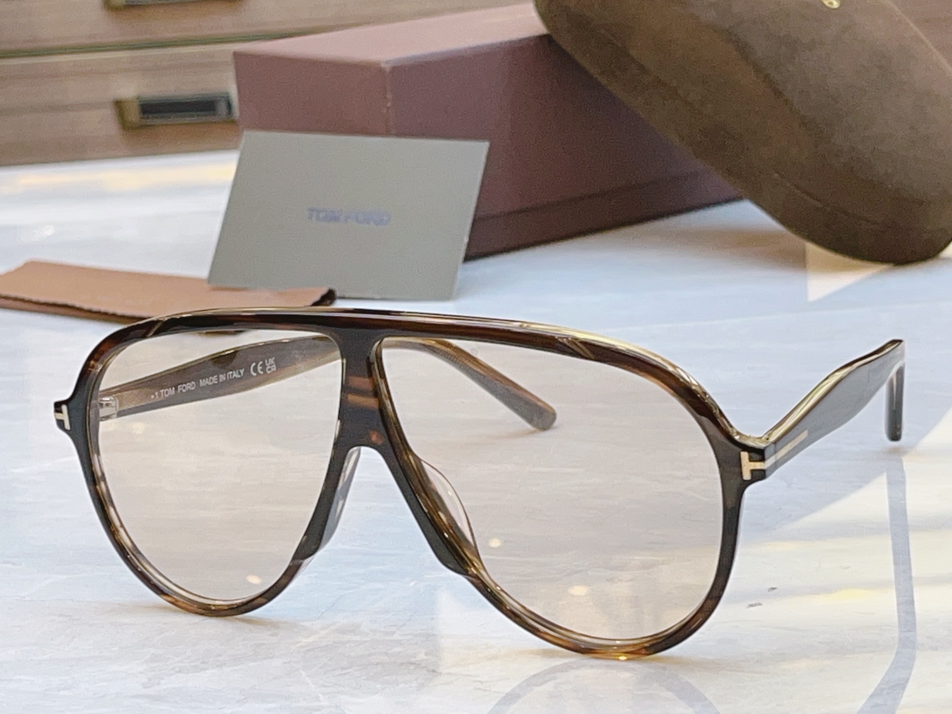 ，【TOM FOR*】汤姆*福特新款太阳镜，MODEL：FT1211，SIZE：65口5-140