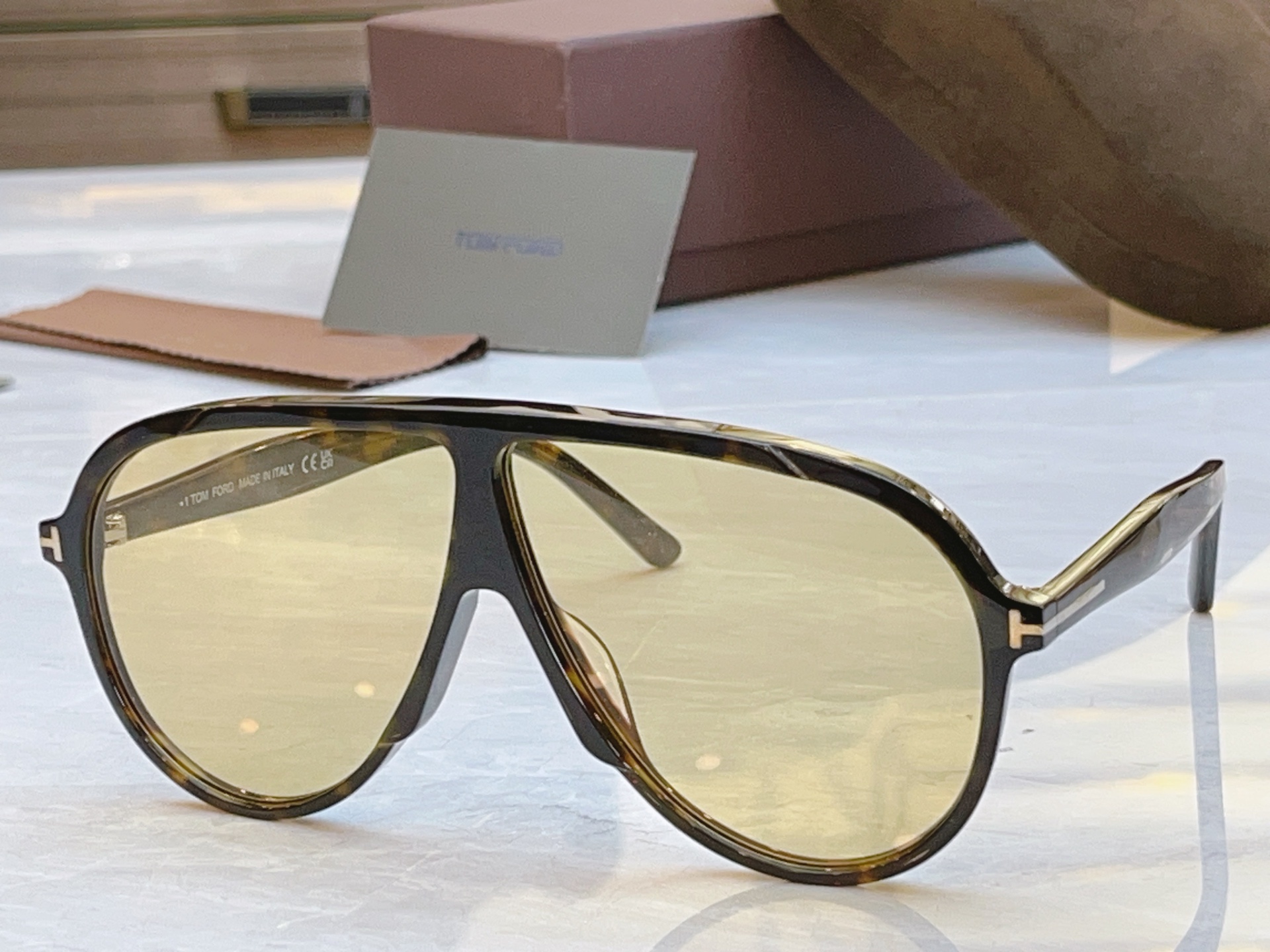 ，【TOM FOR*】汤姆*福特新款太阳镜，MODEL：FT1211，SIZE：65口5-140