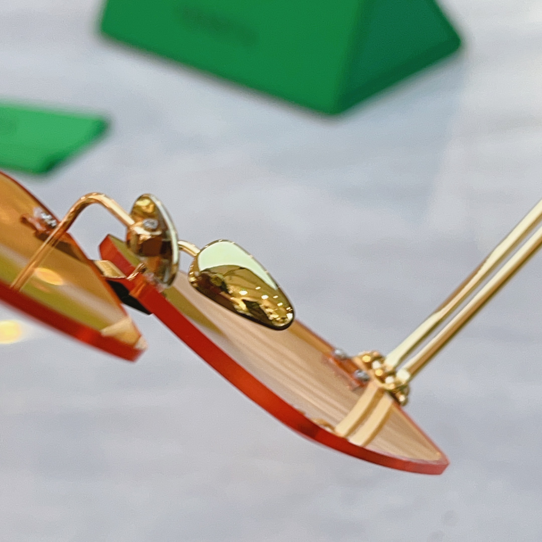 ，【BOTTEGA VENET*】宝缇*嘉新款太阳镜，MODEL：BV2347S，SIZE：57口14-