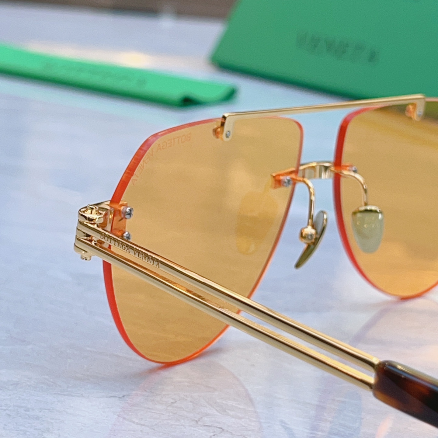 ，【BOTTEGA VENET*】宝缇*嘉新款太阳镜，MODEL：BV1342S，SIZE：57口14-