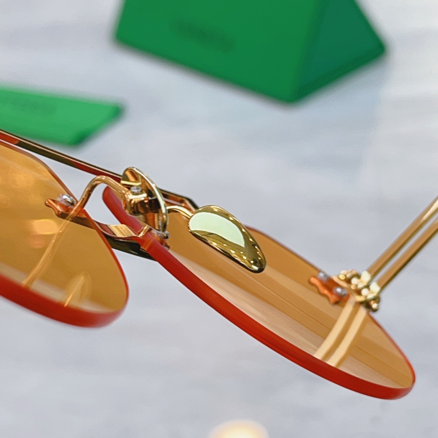 ，【BOTTEGA VENET*】宝缇*嘉新款太阳镜，MODEL：BV1342S，SIZE：57口14-