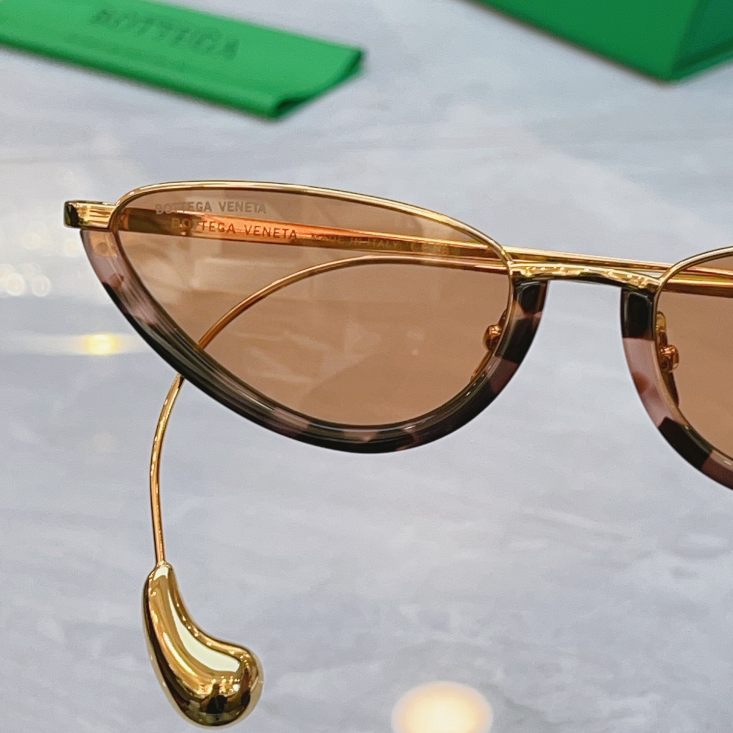 ，【BOTTEGA VENET*】宝缇*嘉新款太阳镜，MODEL：BV1700LA，SIZE：55口17