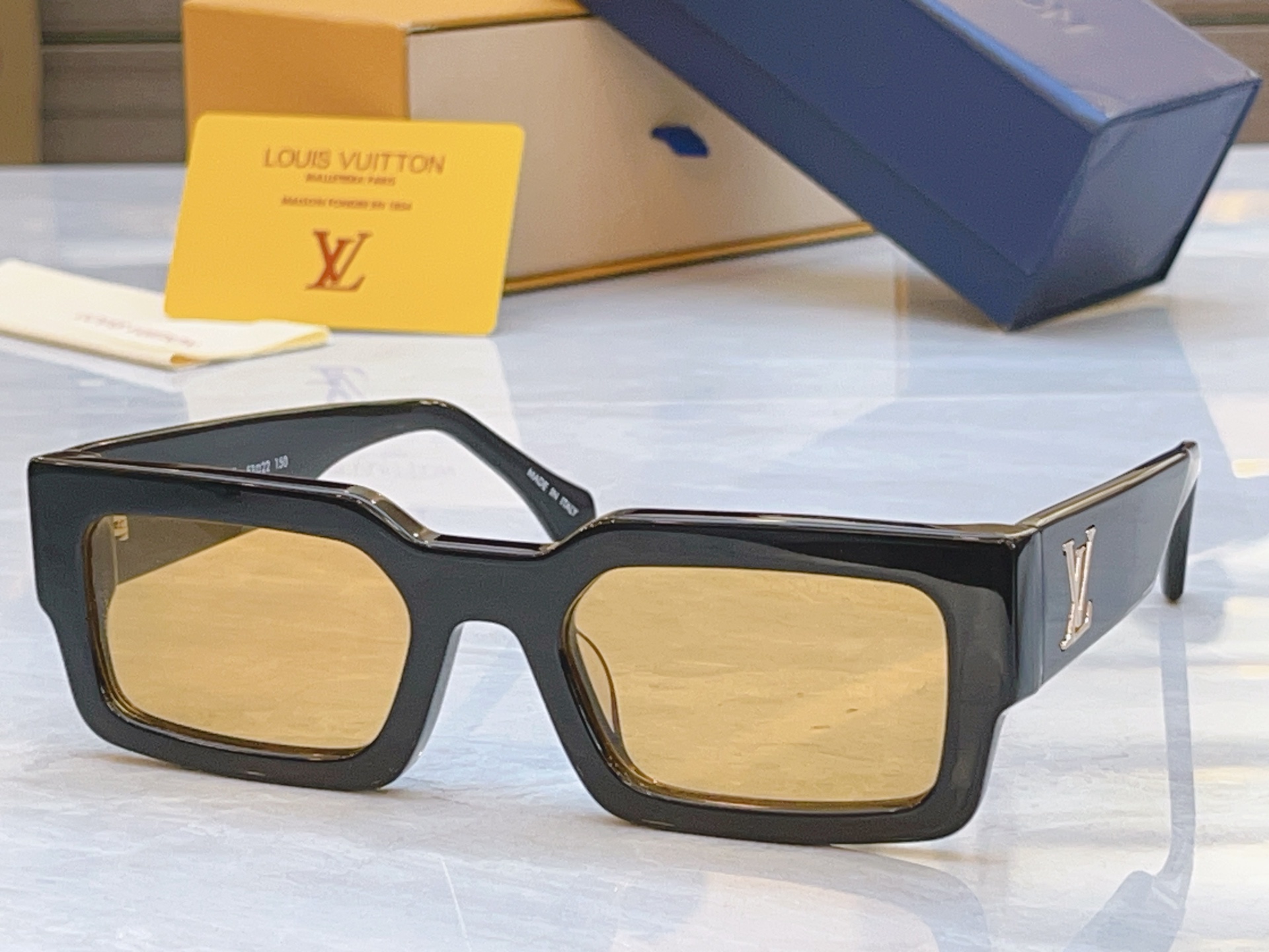 ，【LOUIS VUITTO*】路易*威登新款太阳镜，MODEL：Z2864W，SIZE：53口22-1