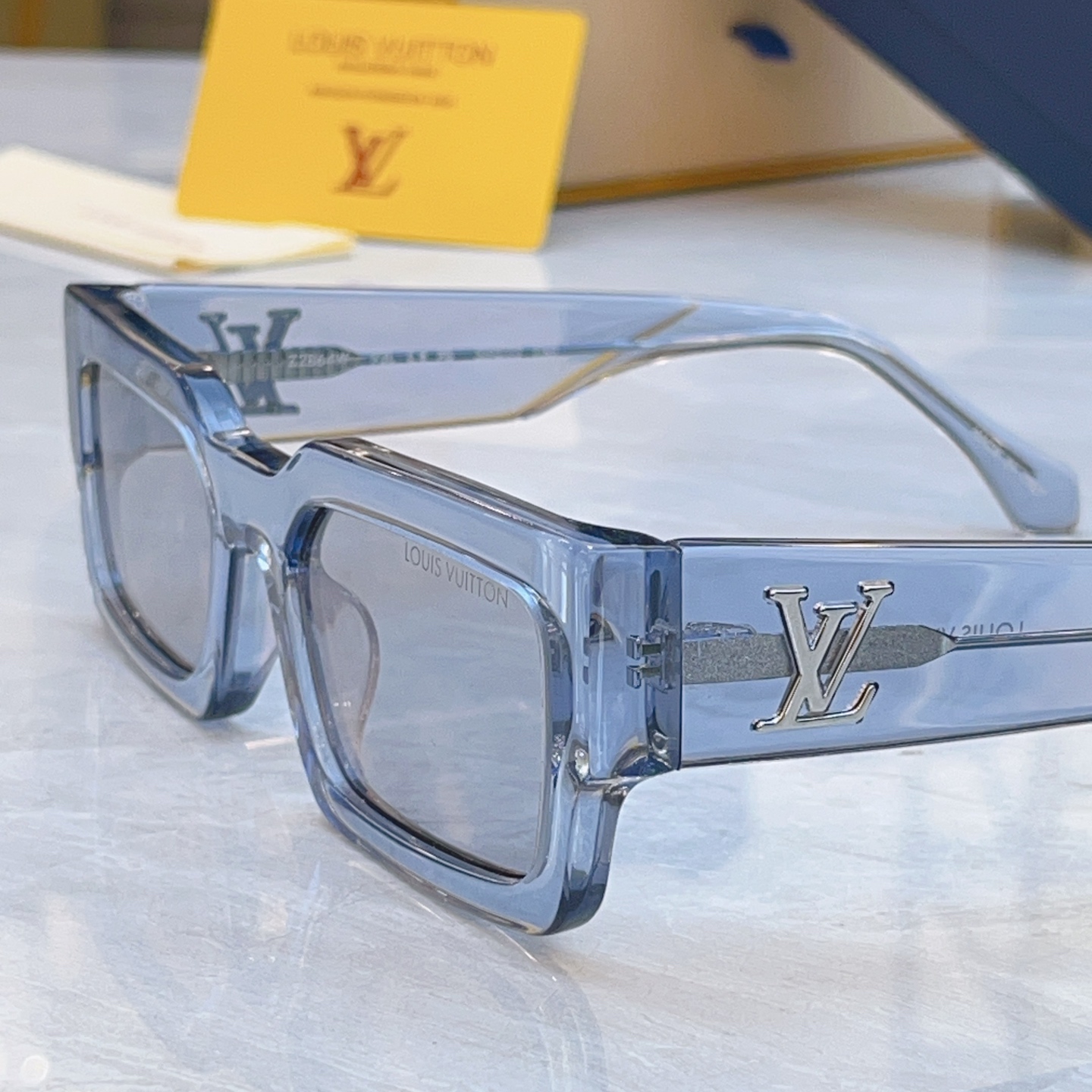 ，【LOUIS VUITTO*】路易*威登新款太阳镜，MODEL：Z2864W，SIZE：53口22-1