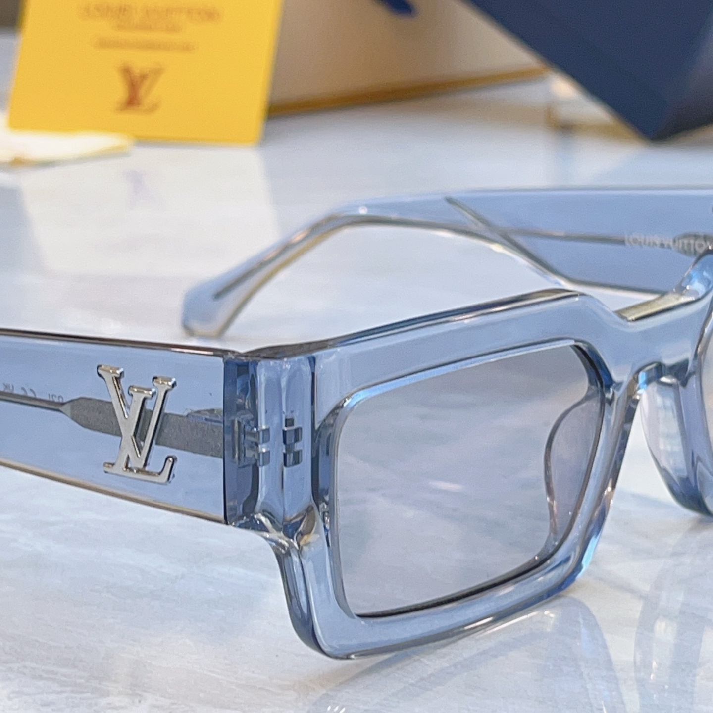 ，【LOUIS VUITTO*】路易*威登新款太阳镜，MODEL：Z2864W，SIZE：53口22-1