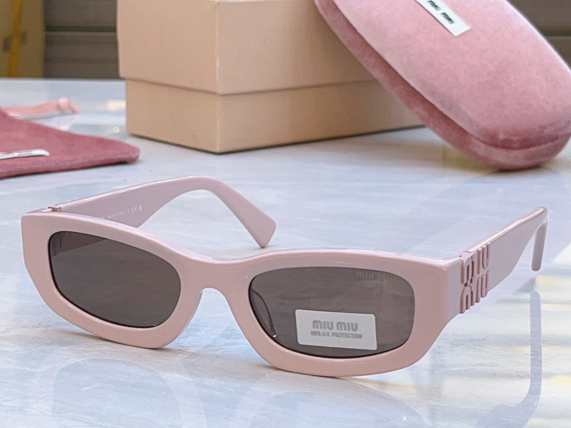 ，【MIUMI*】缪*缪新款太阳镜🕶️，Mod:SMU B04-F，SIZE:53口22-135