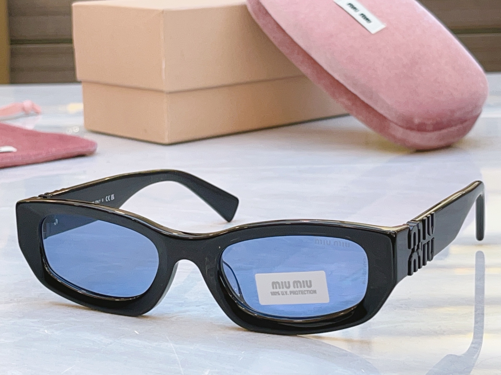 ，【MIUMI*】缪*缪新款太阳镜🕶️，Mod:SMU B04-F，SIZE:53口22-135