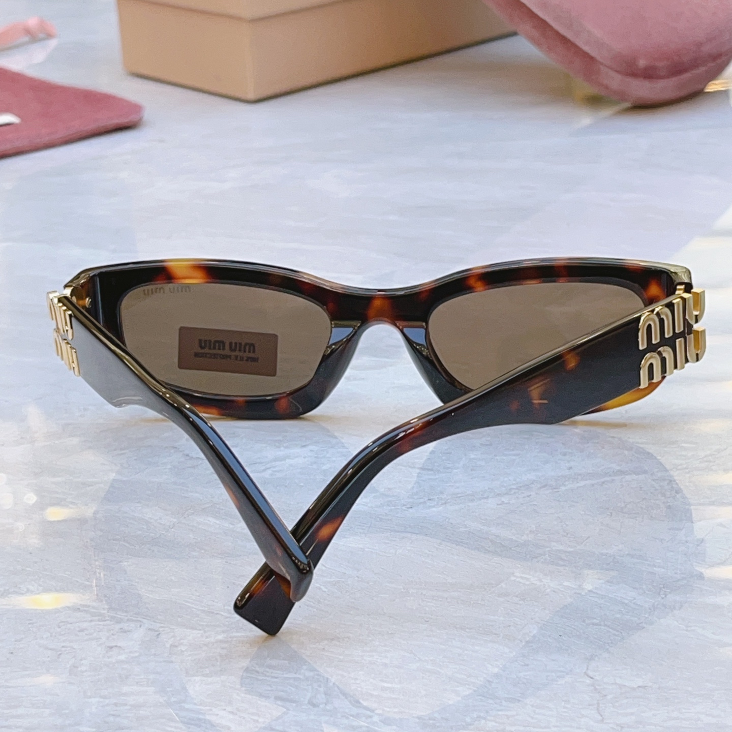 ，【MIUMI*】缪*缪新款太阳镜🕶️，Mod:SMU B04-F，SIZE:53口22-135