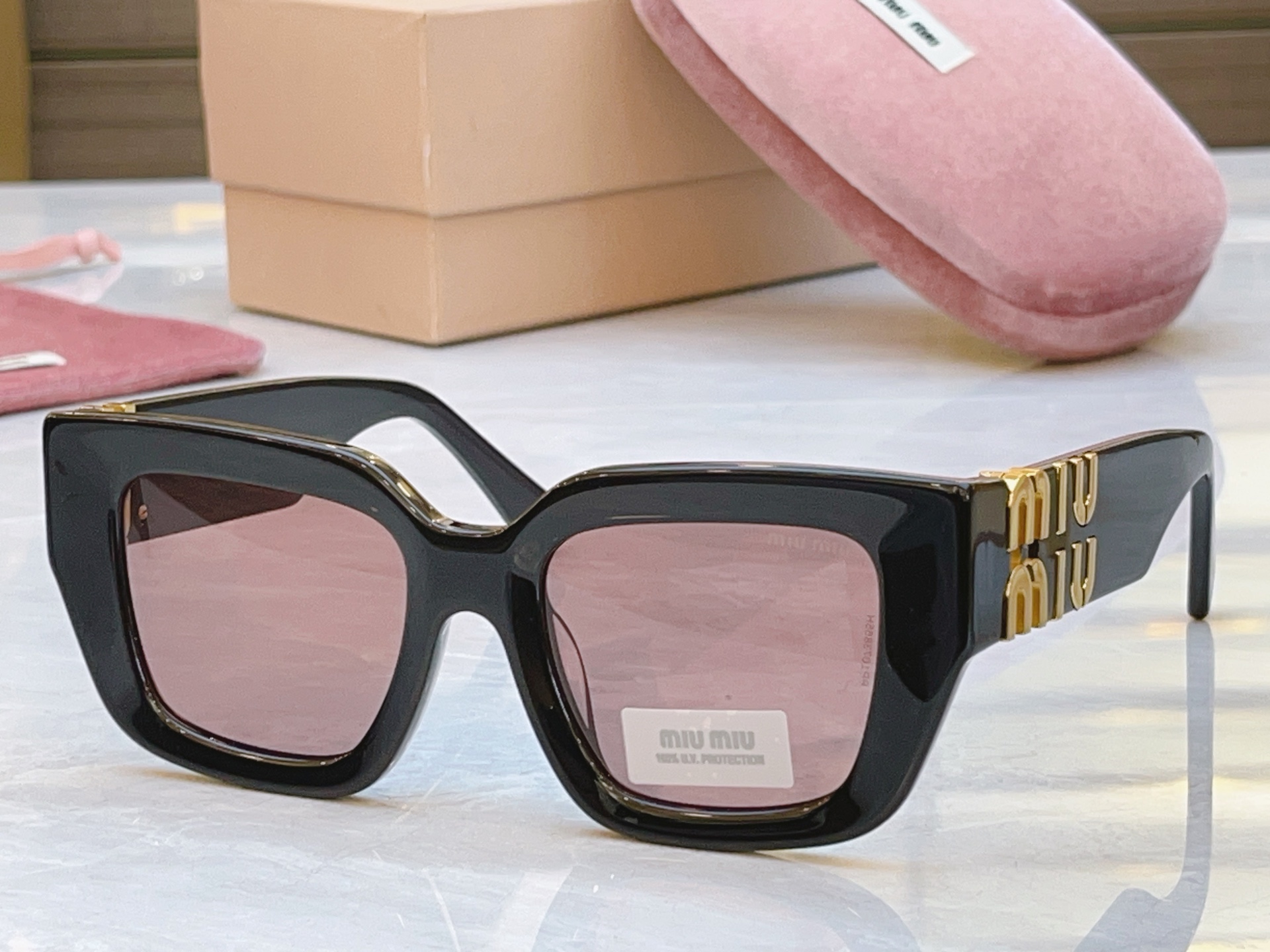 ，【MIUMI*】缪*缪新款太阳镜🕶️，Mod:SMU B05-F，SIZE:51口20-135