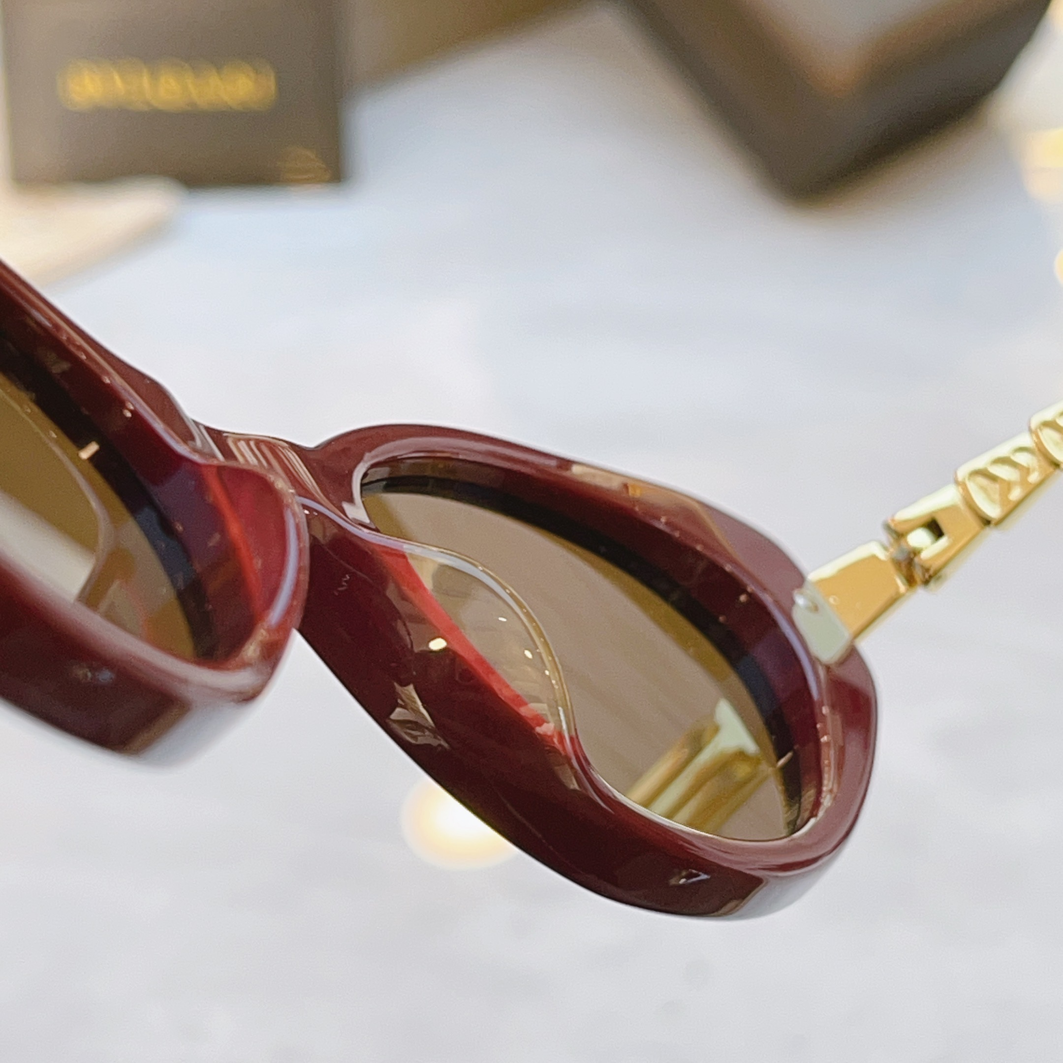 ，【BVLGA*】宝格*丽新款太阳镜，MODEL：BV 40068I，SIZE：51口20-140