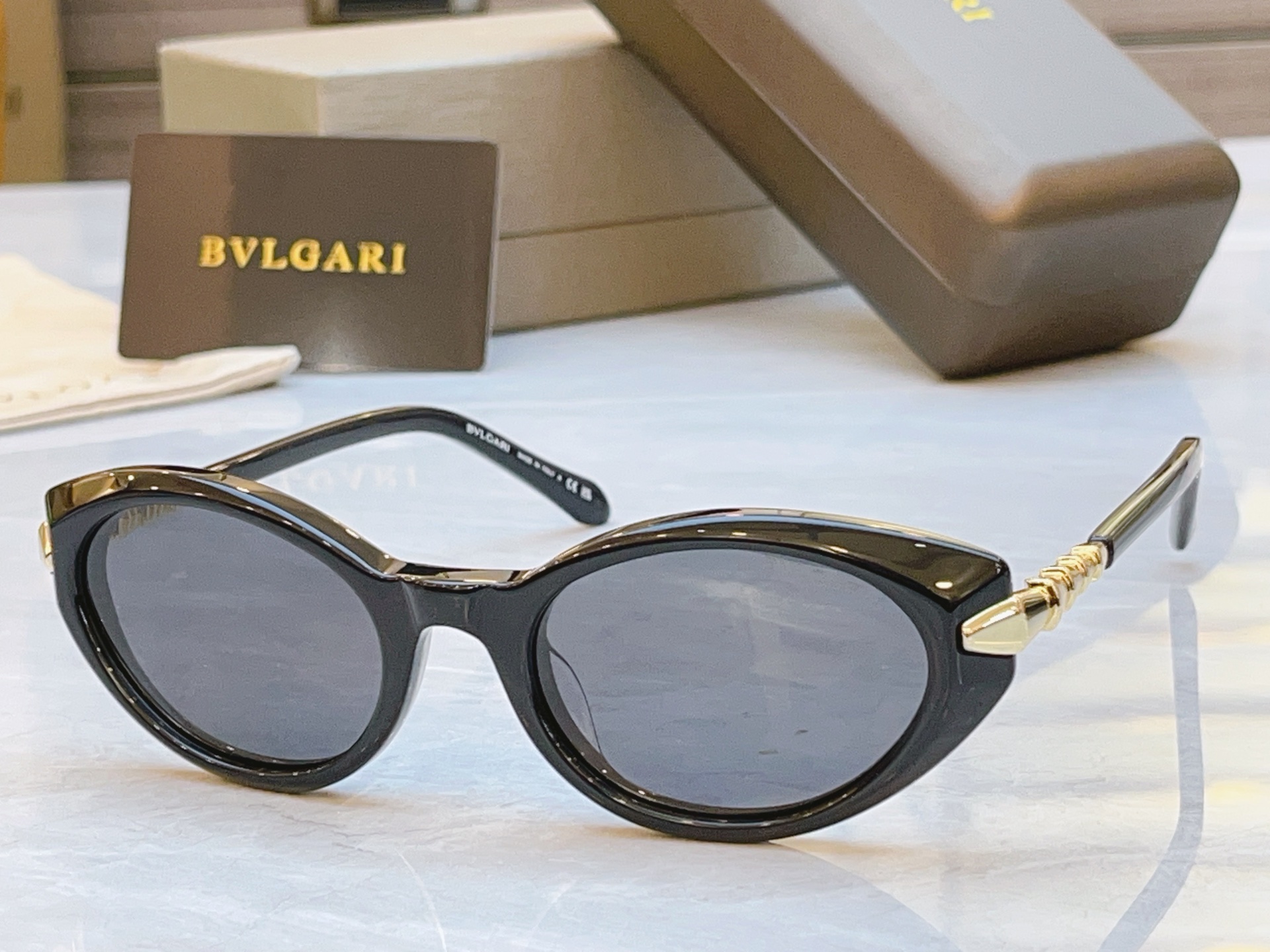 ，【BVLGA*】宝格*丽新款太阳镜，MODEL：BV 40068I，SIZE：51口20-140