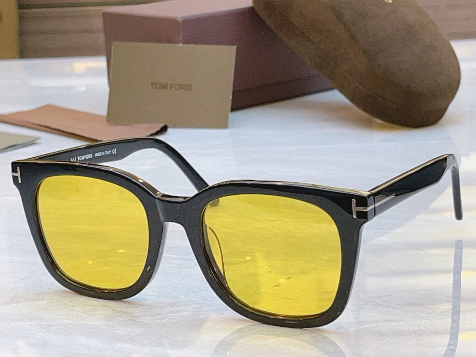 ，【TOM FOR*】汤姆*福特新款太阳镜，MODEL：TF 638-K，SIZE：55口22-145