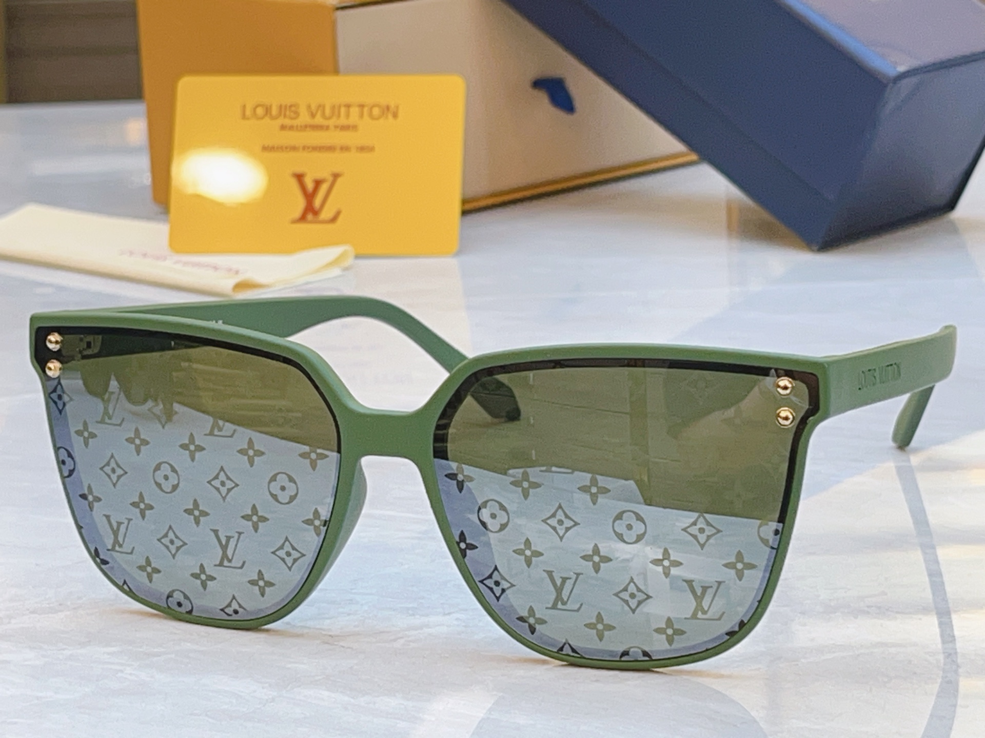 ，【LOUIS VUITTO*】路易*威登新款太阳镜，MODEL：Z2975W，SIZE：63口17-1