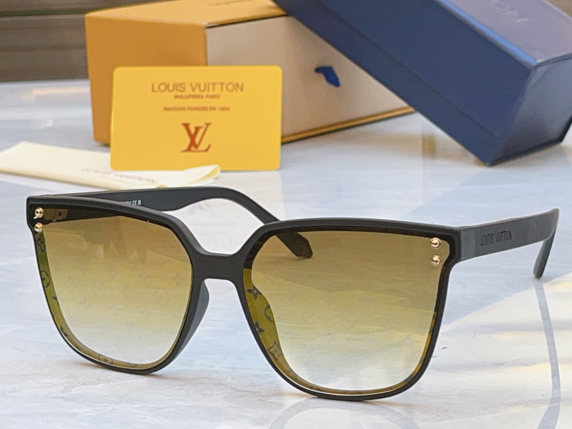 ，【LOUIS VUITTO*】路易*威登新款太阳镜，MODEL：Z2975W，SIZE：63口17-1
