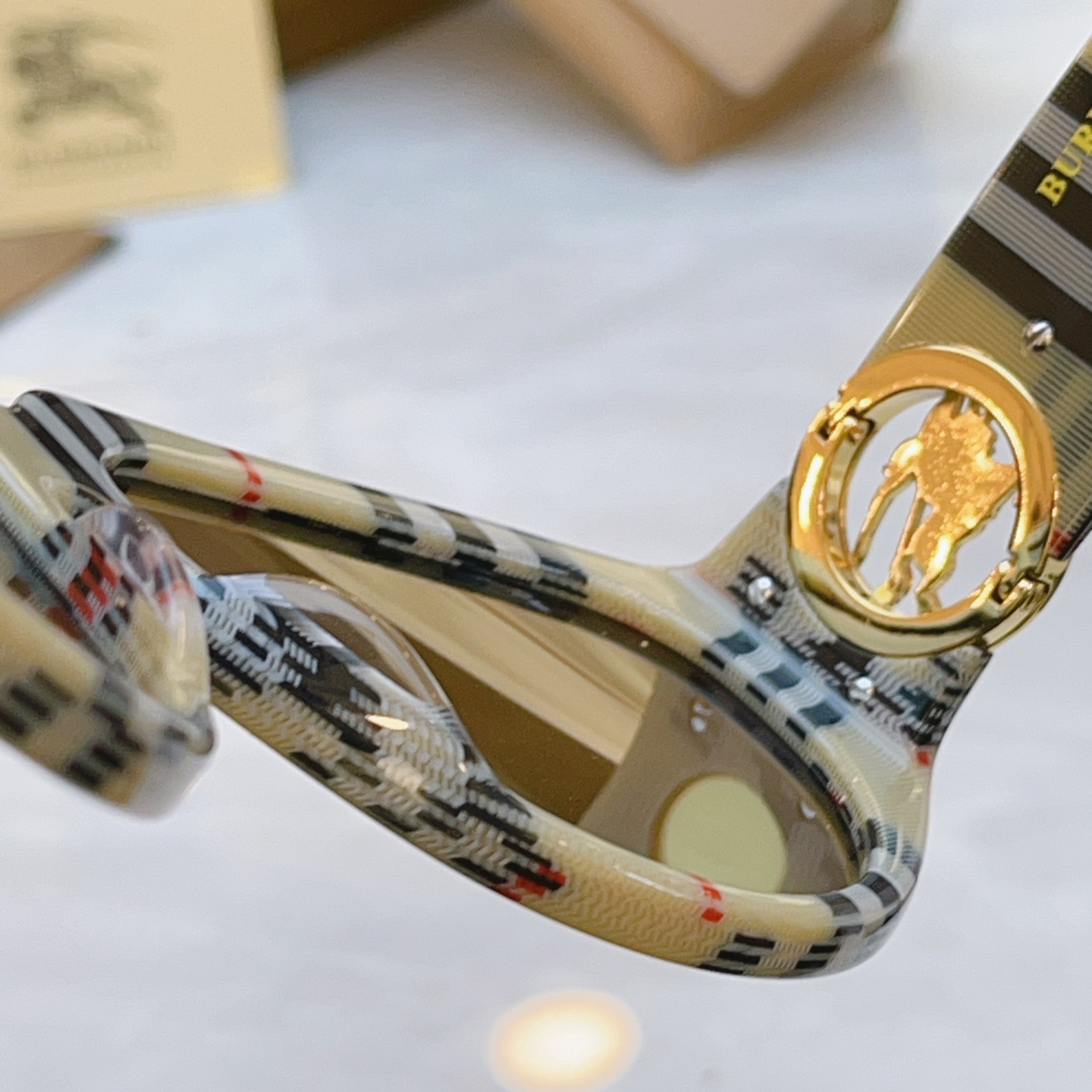 ，【BURBERR*】巴宝*莉新款光学架。MODEL：BE4479U，SIZE：60口15-140