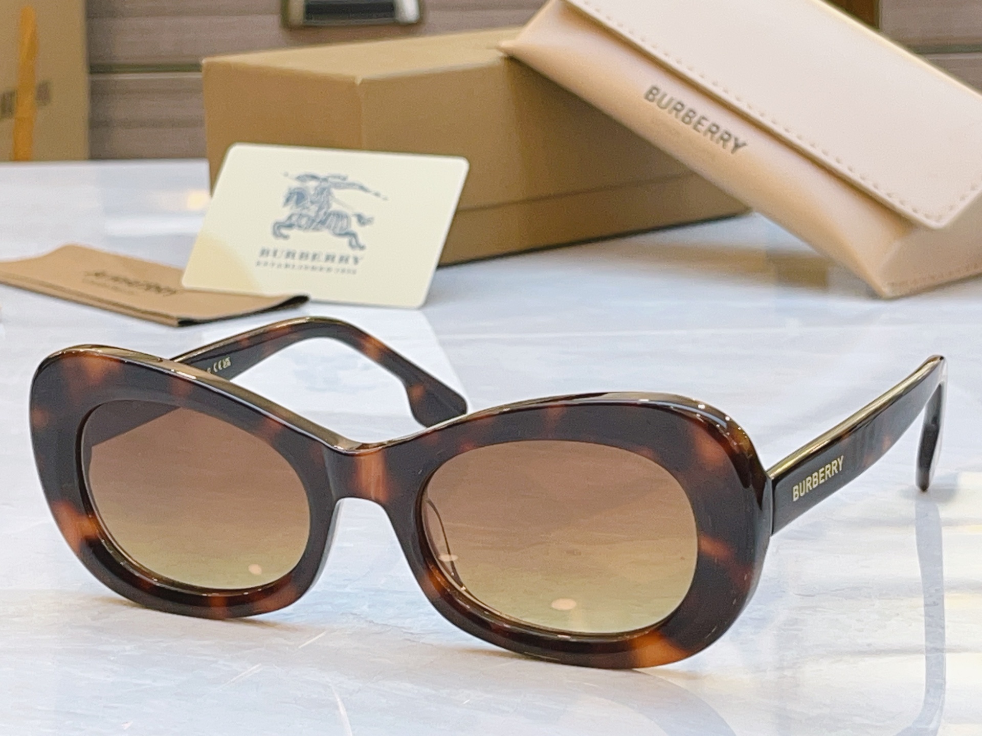 ，【BURBERR*】巴宝*莉新款光学架。MODEL：BE6007，SIZE：54口21-145