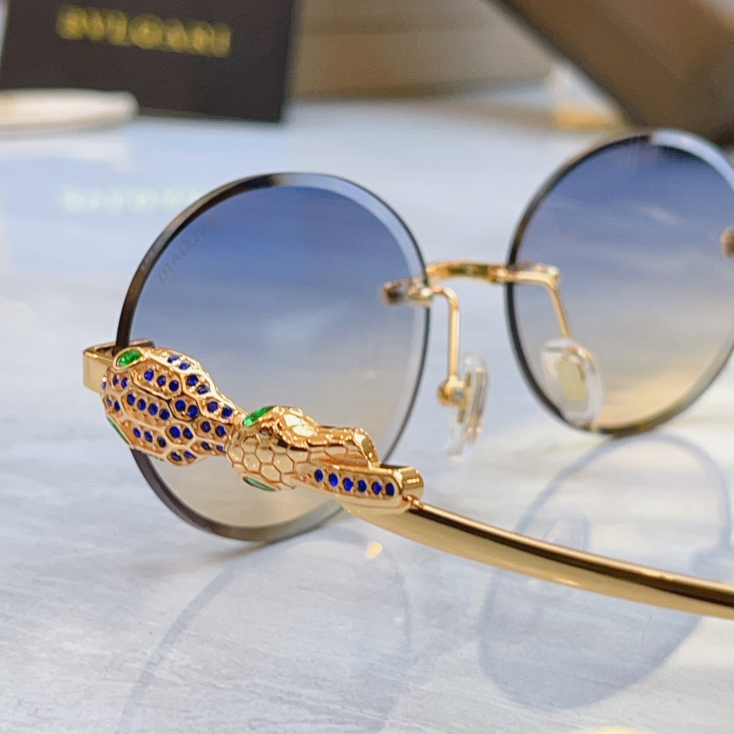 ，【BVLGA*】宝格*丽新款太阳镜，MODEL：BV 1812LU，SIZE：56口17-145